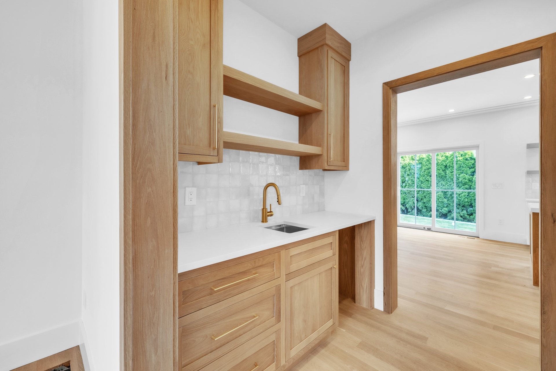 East Ave, Unit B 