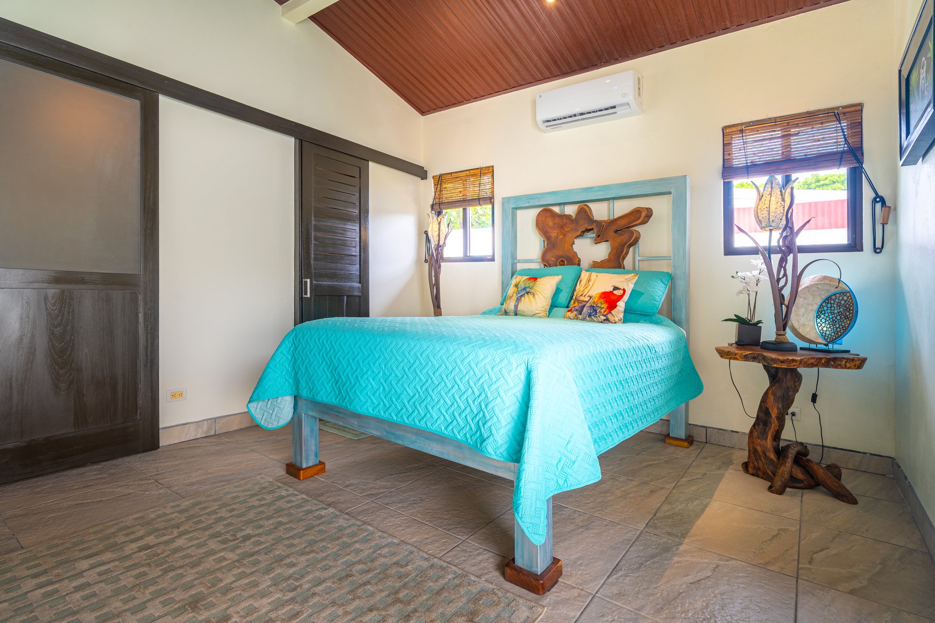 Villa Esmeralda - Big Pool. Big Lot. Big Lifestyle. Central Uvita, Walk to Everything!