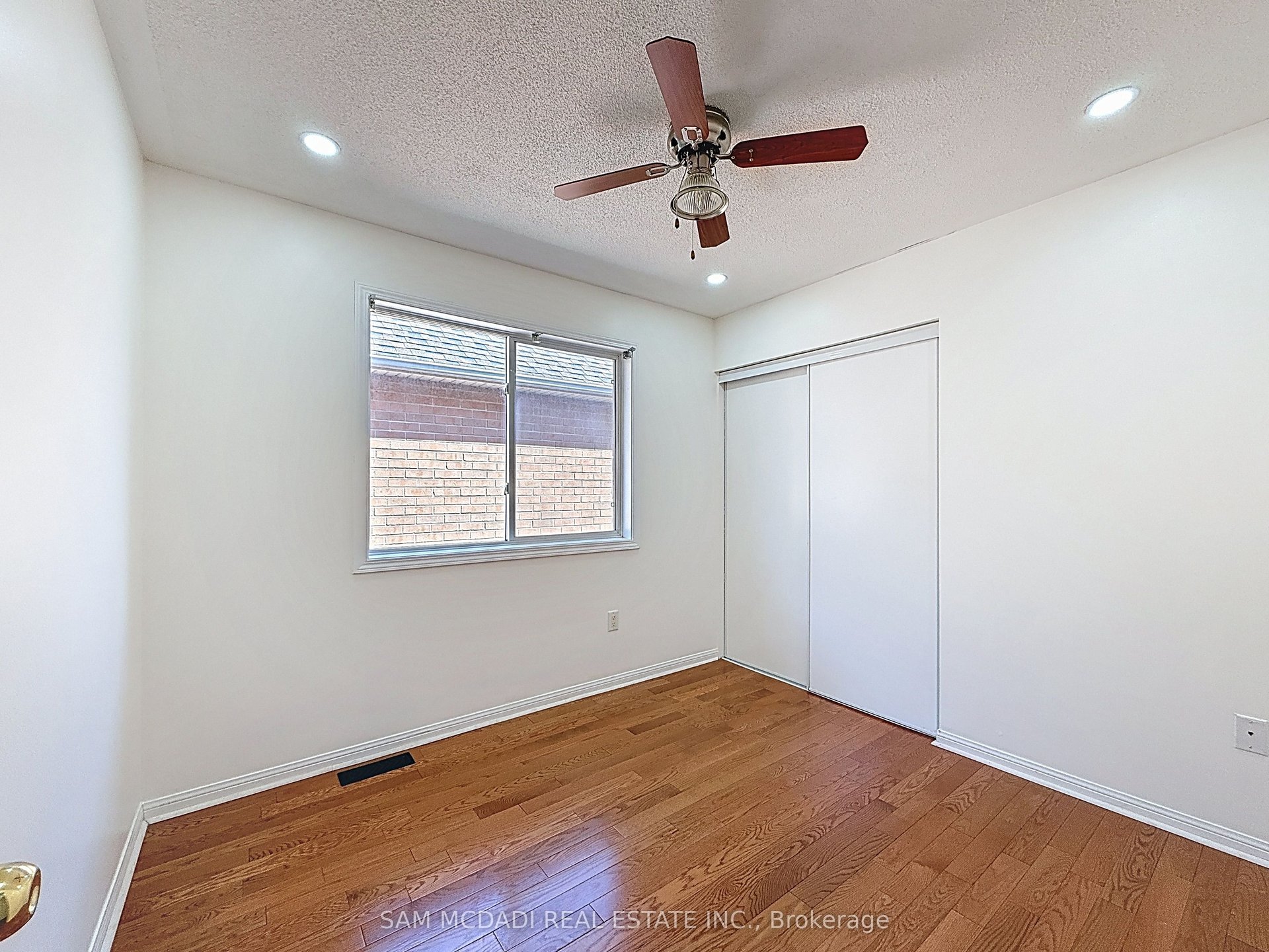 1354 Weir Chase 