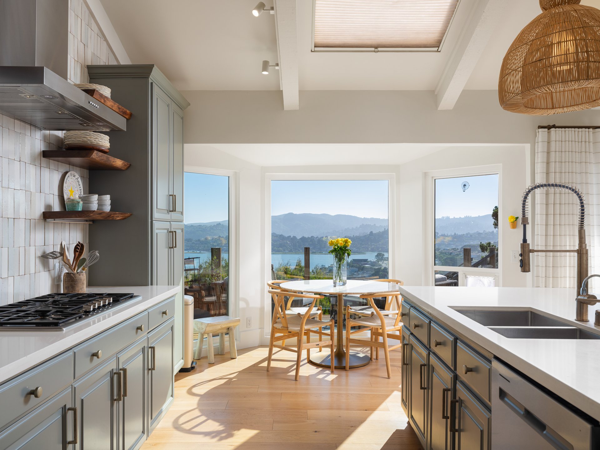 Expansive Bay Views