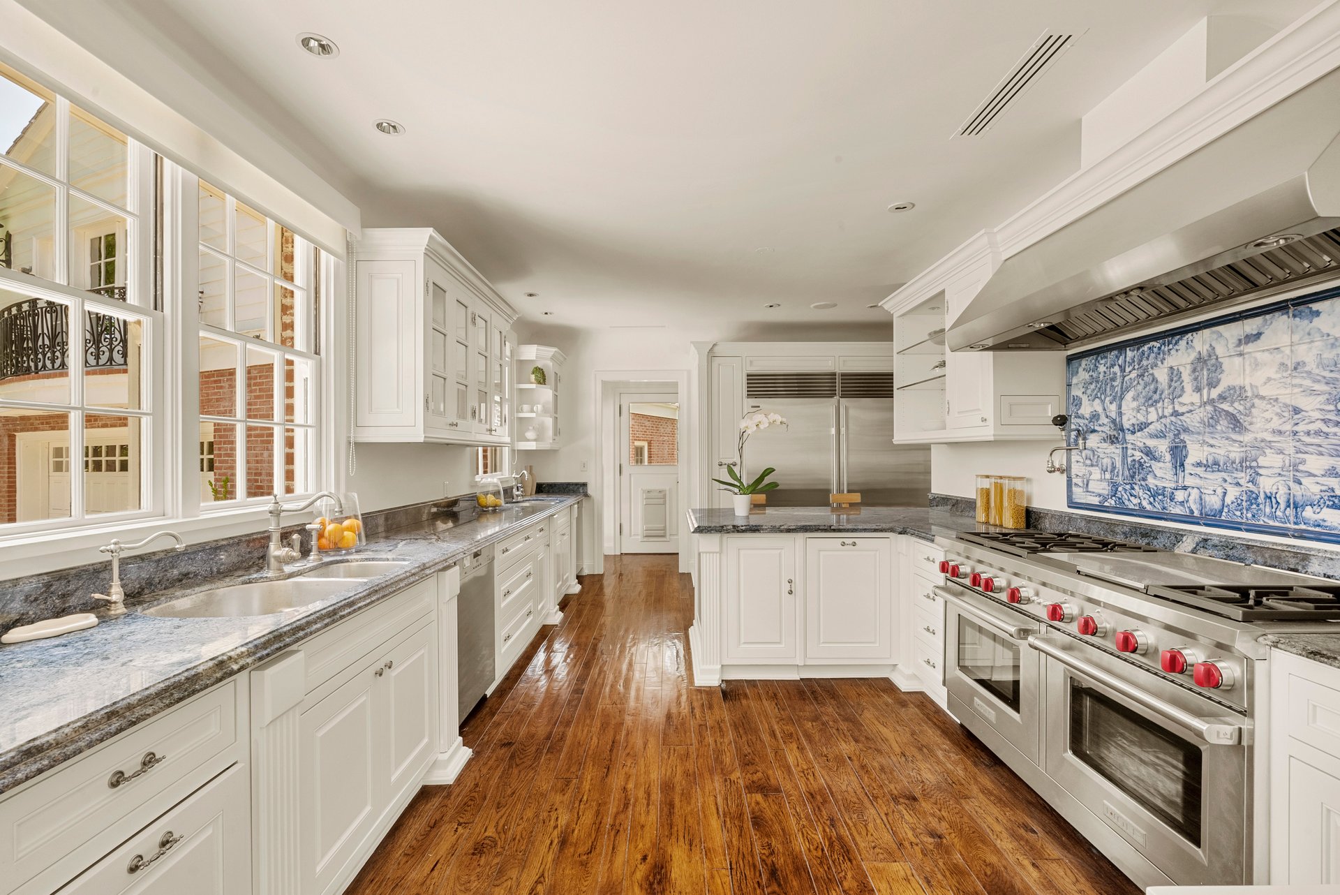 1001 N Crescent Dr, Beverly Hills 
