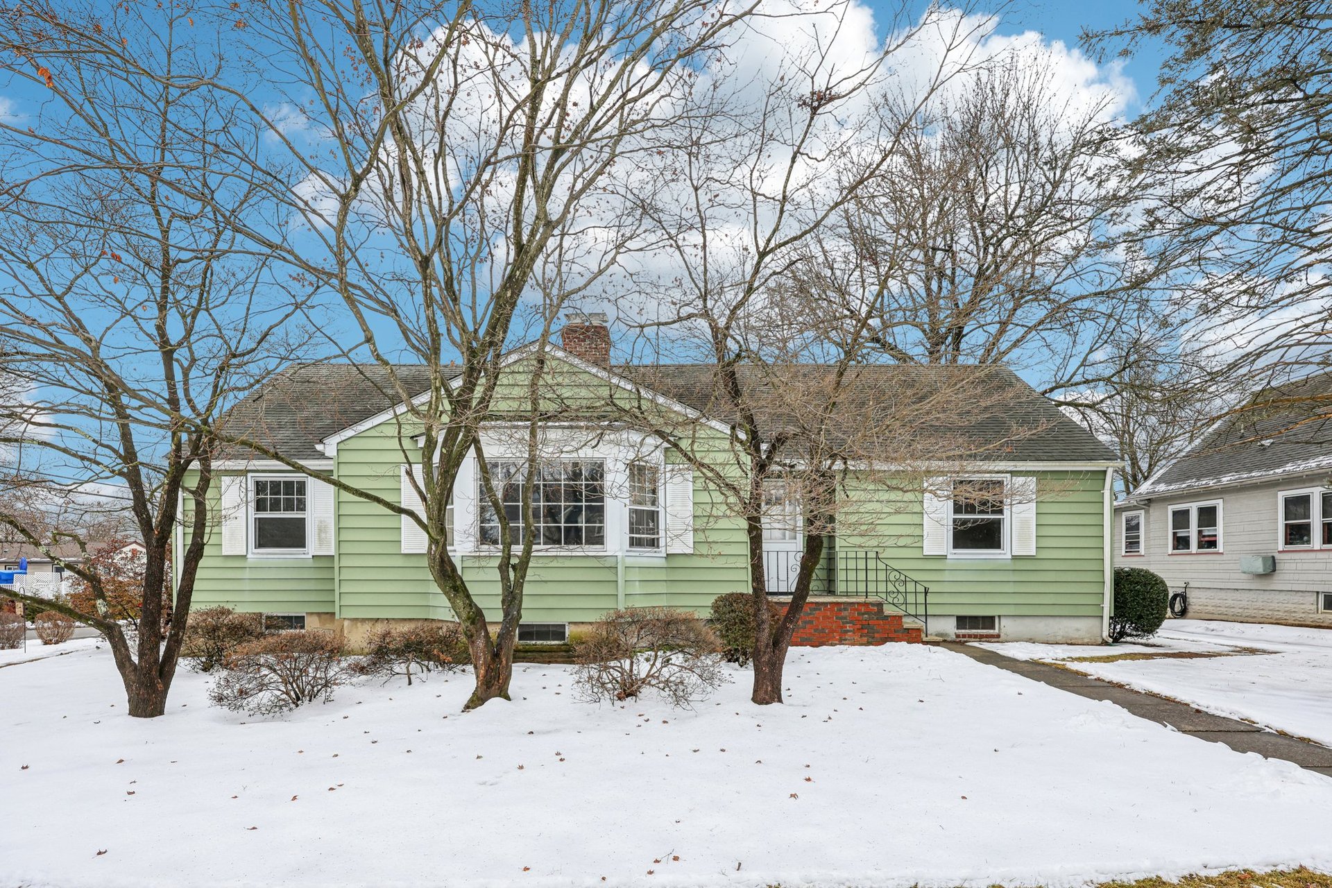 30 Richard Ave