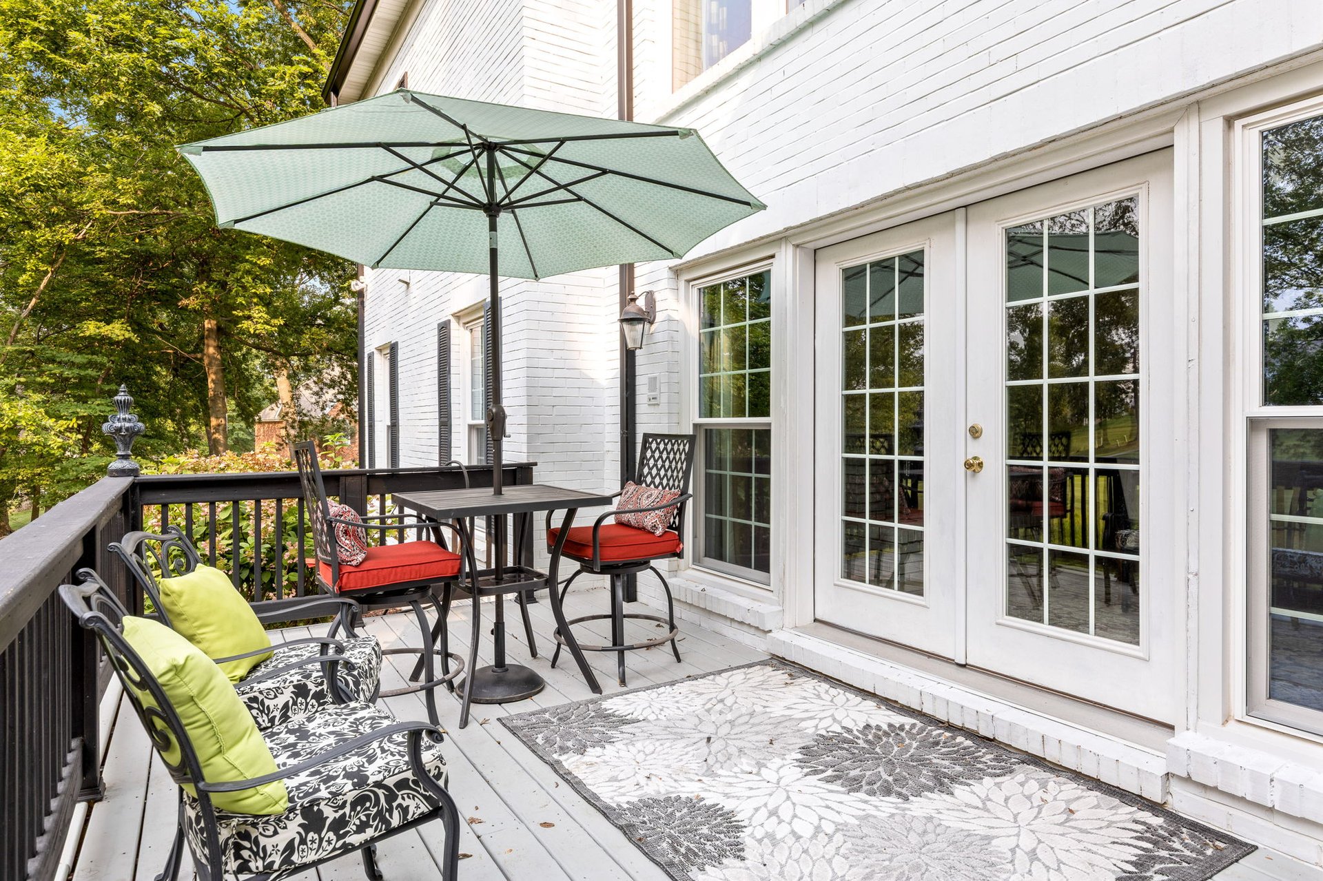 6 Whitmoor Court