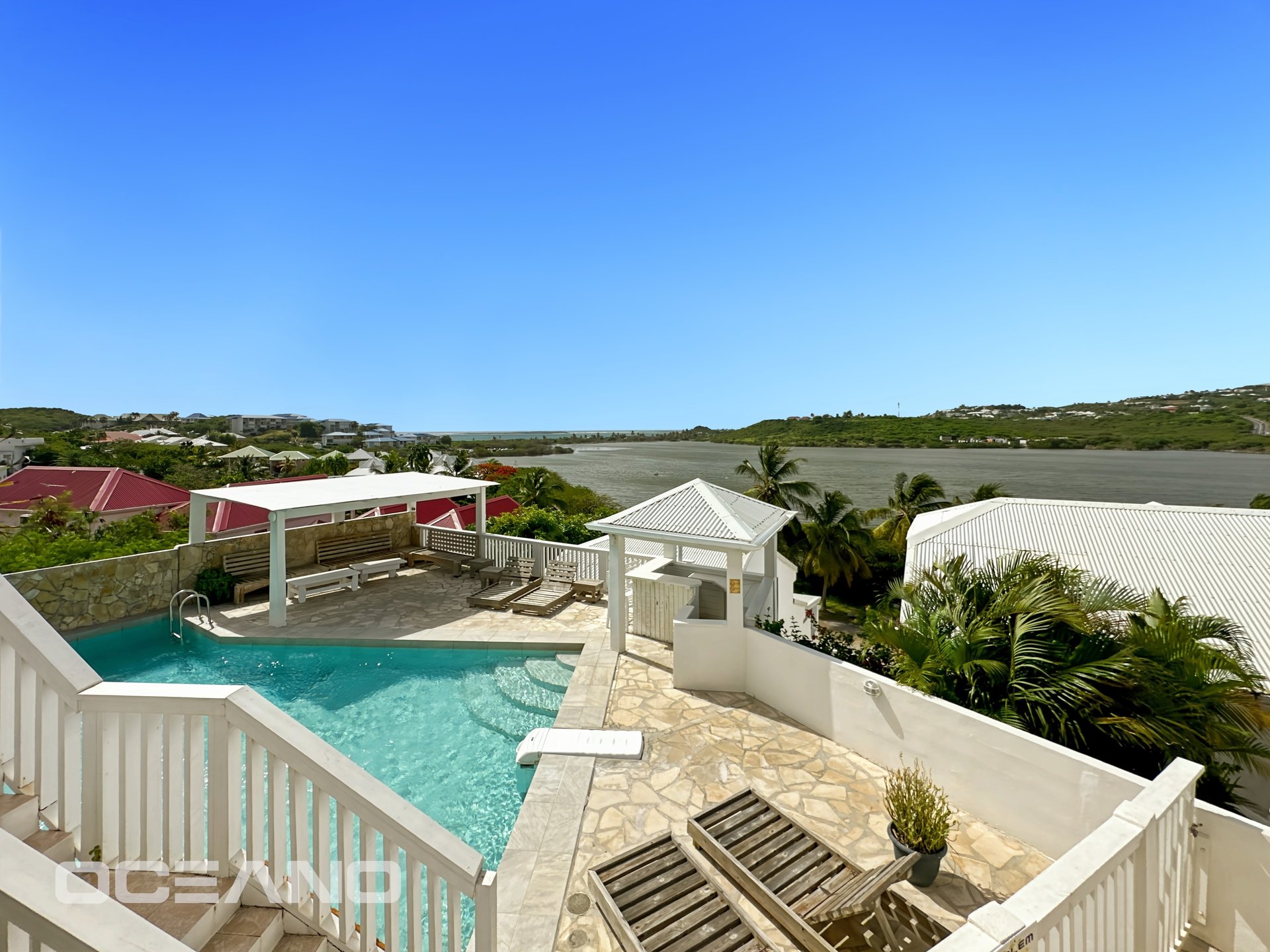 EXCLUSIVE : Sea View 2-Bedroom Apartment – IDOLEM Residence, Charm & Potential – IDOLEM Residence, Charm & Potential