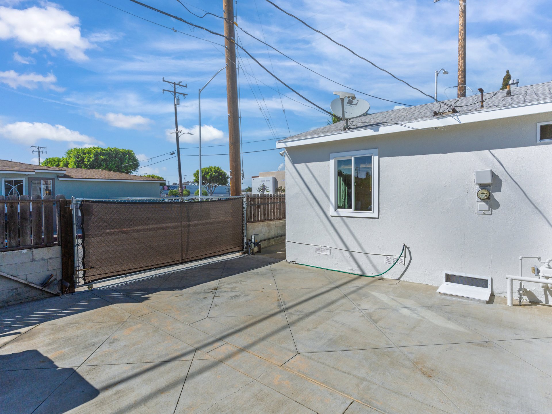 4878 W El Segundo Blvd
