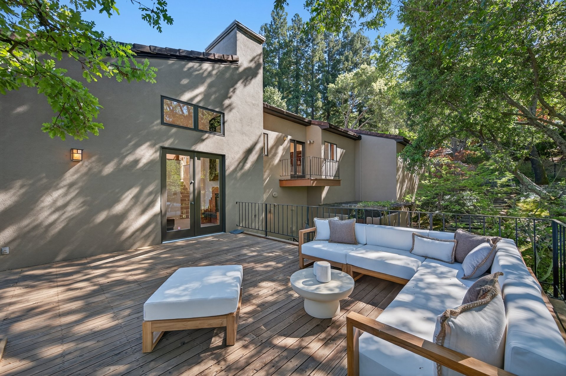 25 Wood Acres Ct