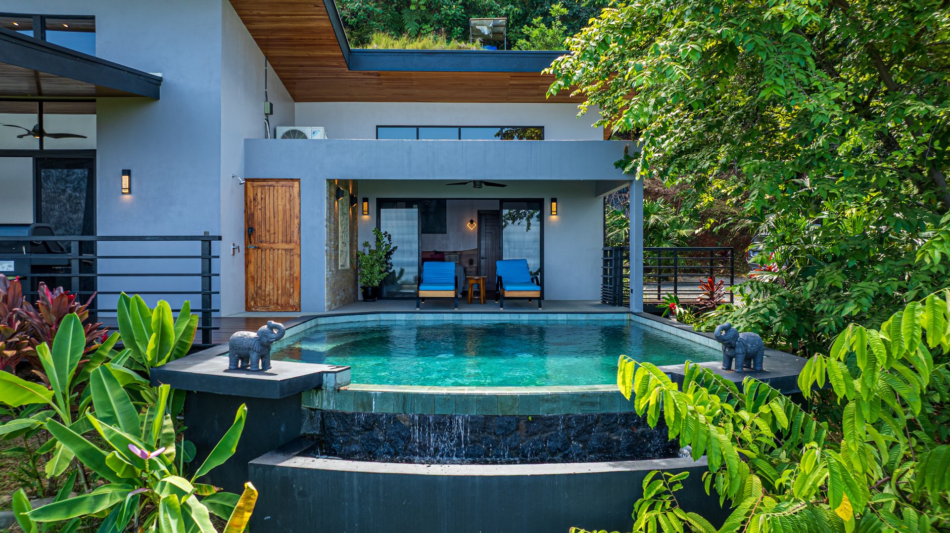 Casa Markissa – Luxury Oceanview Villa with Proven Rental Income.