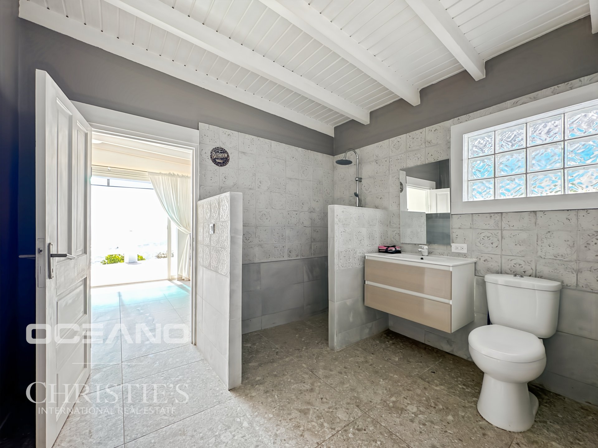 Investment Opportunity – 3-Bedroom Villa with Studio and Independent Unit