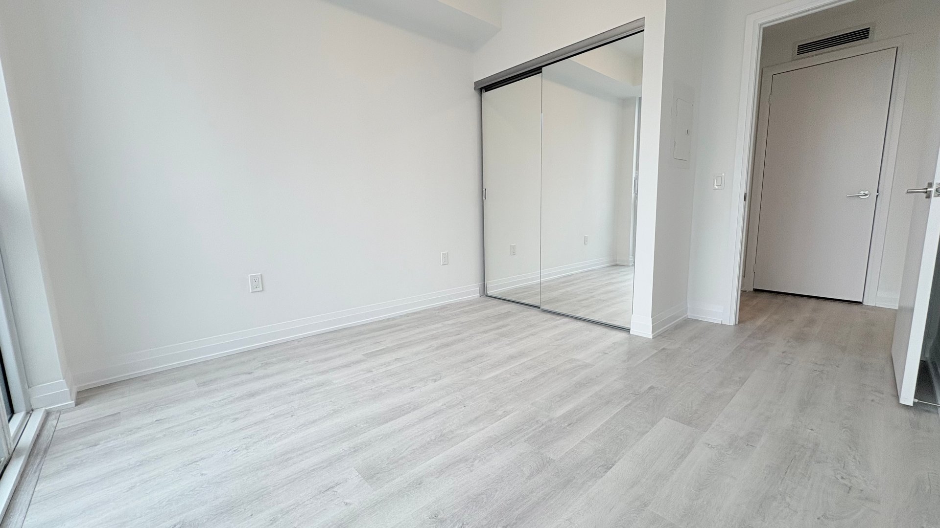15 Richardson Street Unit: 1812