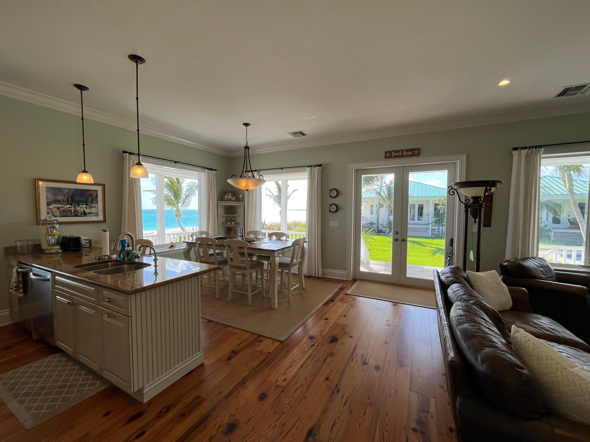 #10 The Cottages