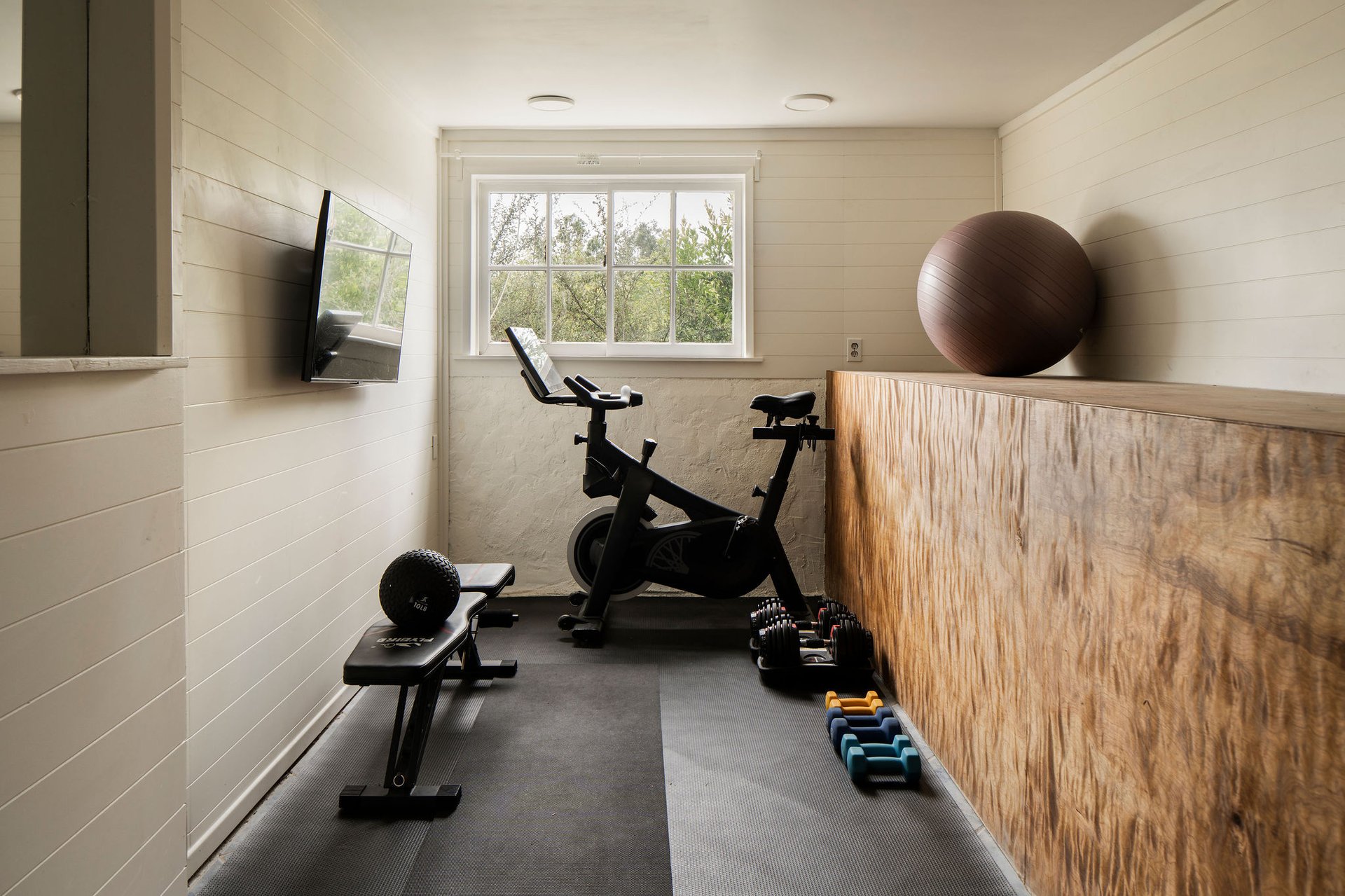 3346 N Knoll Dr, Hollywood Hills