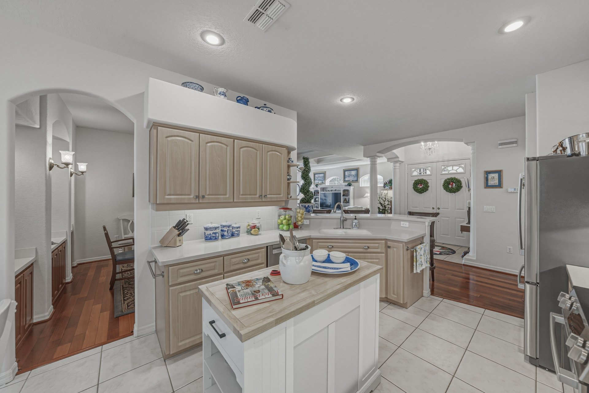 12410 WOODLANDS CIR