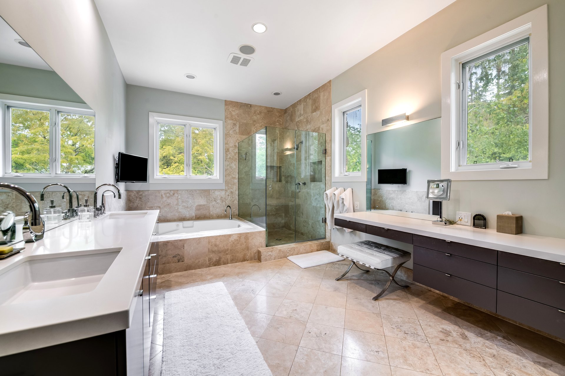 422 Parkwood Dr