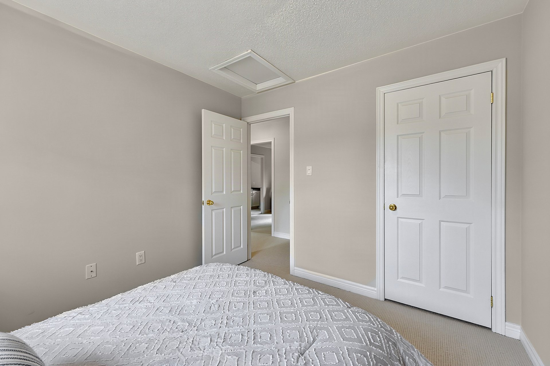 37 Rainbow Ct