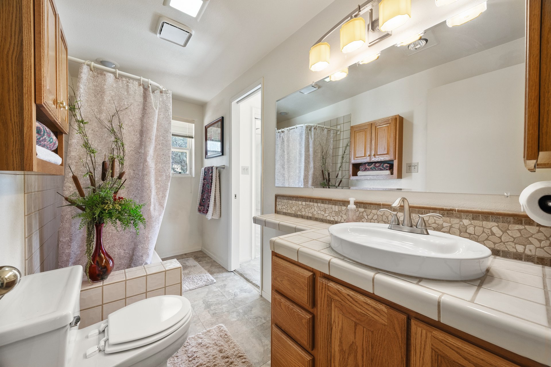 Panoramic Mountain Views in West Golden Hills — 21725 Mountain Drive, Tehachapi