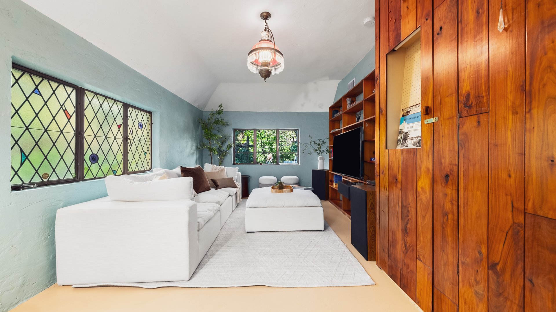 2882 Belden Dr, hollywood hills