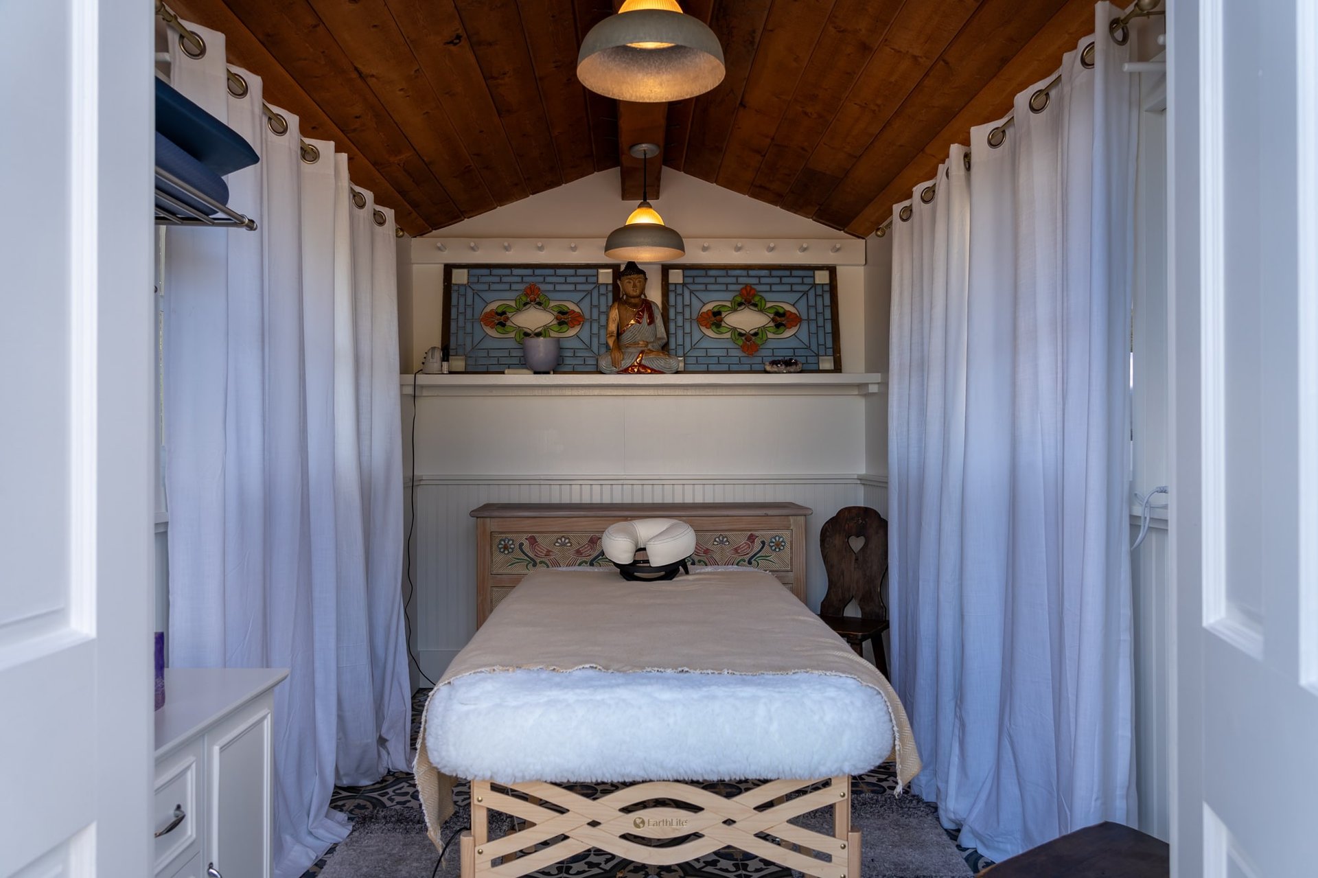 SERENE FARMHOUSE SANCTUARY