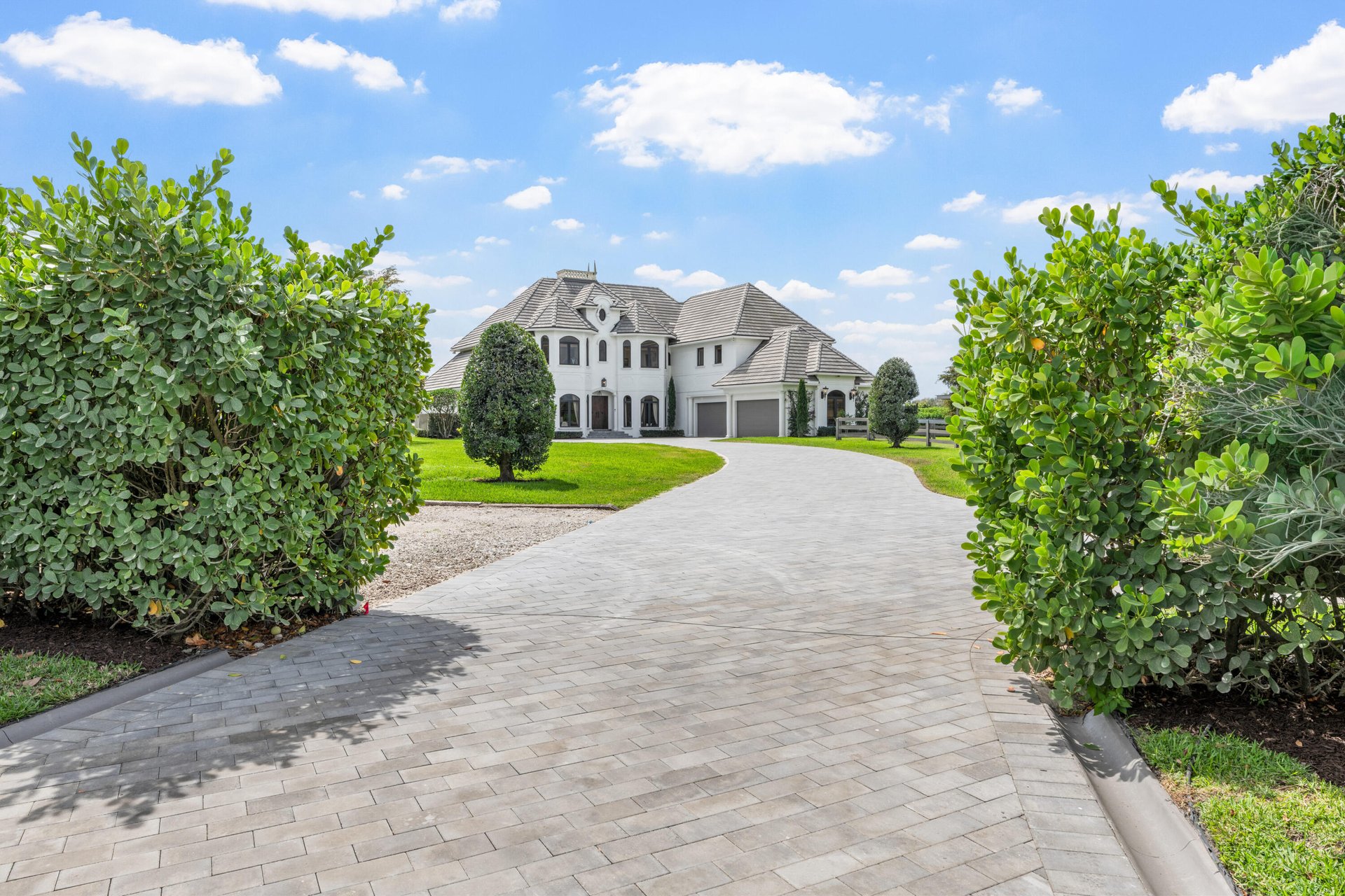 3585 Aiken Court