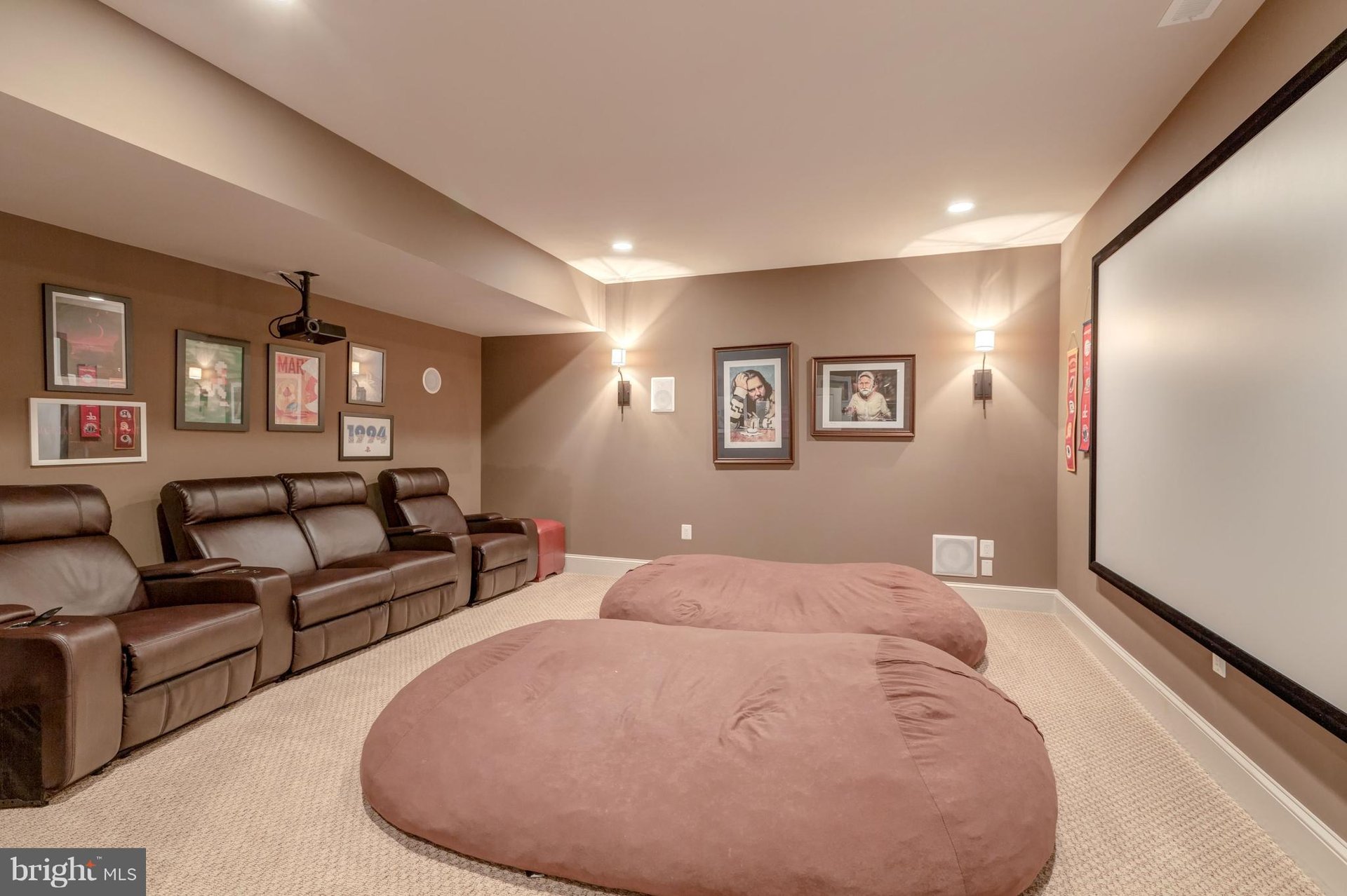 8805 Winthrop Dr