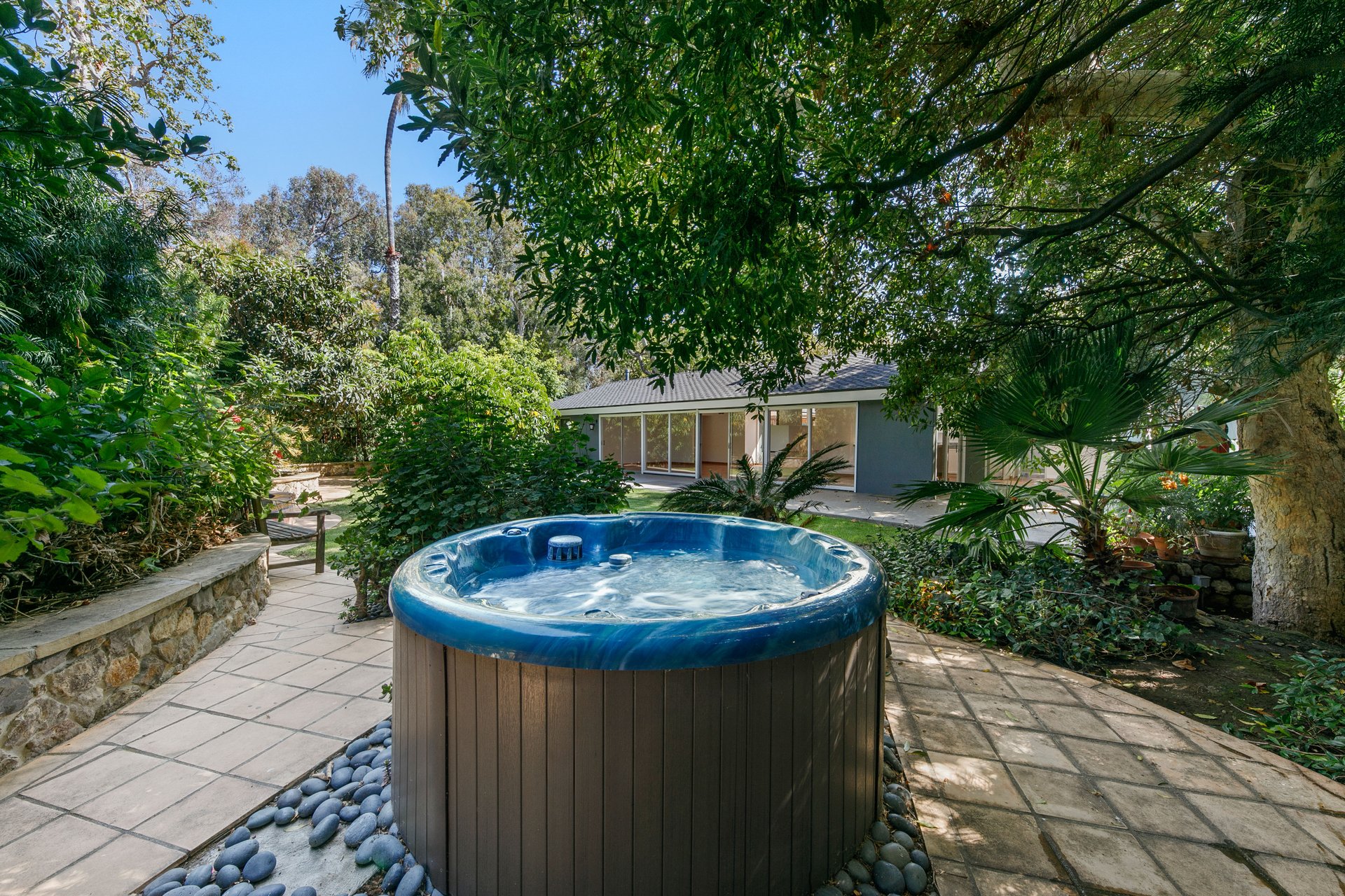 Spacious Malibu West Mid Century