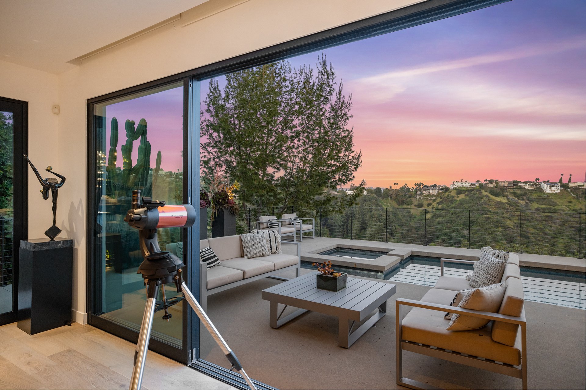 1172 Linda Flora Dr