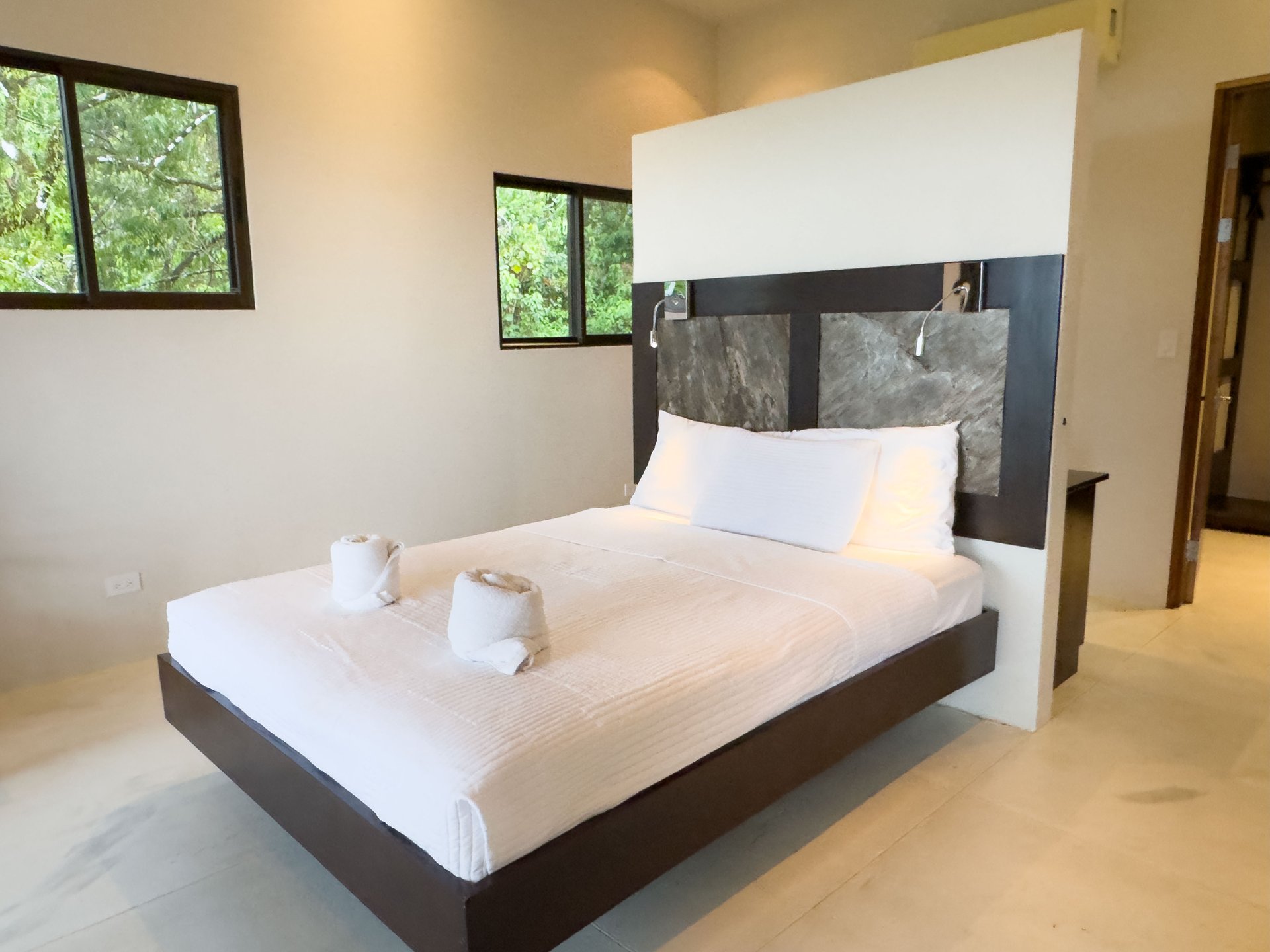 Stylish 4 bedroom home in the popular Dominicalito community, 7 minutes to the beach