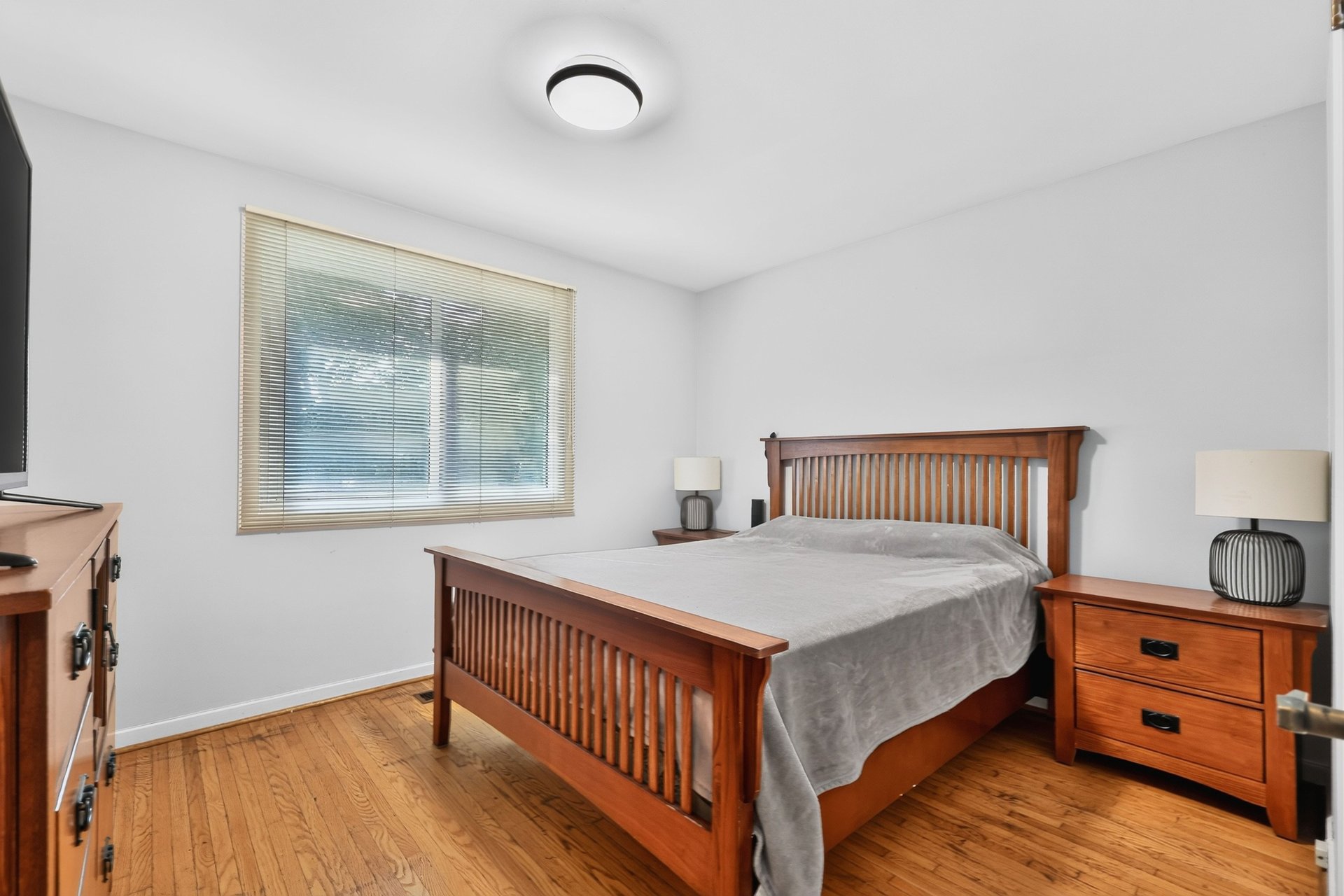 975 Cresthampton Lane