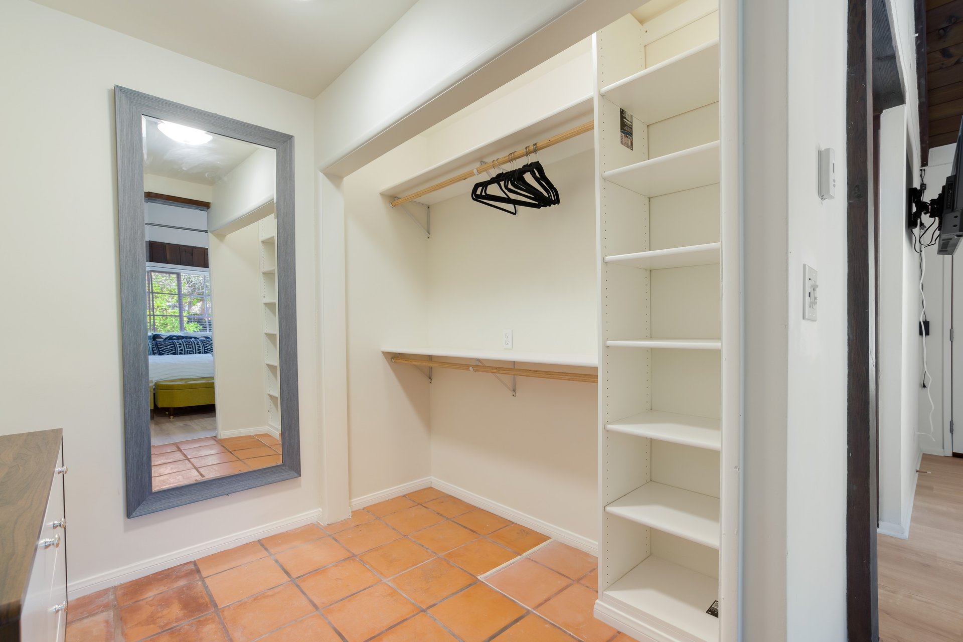Melba Ave, 91367