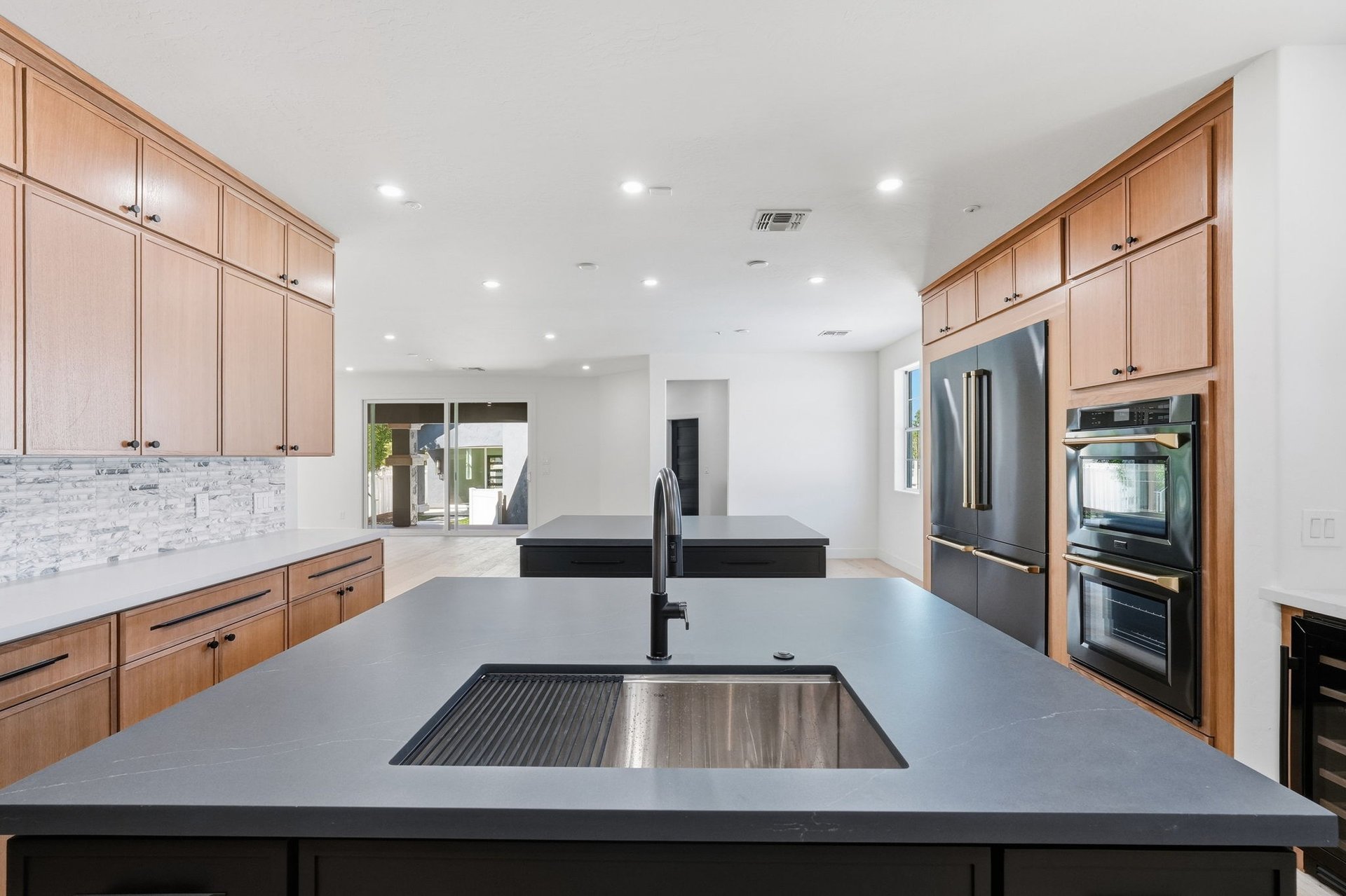 2974 E CAMELLIA Drive