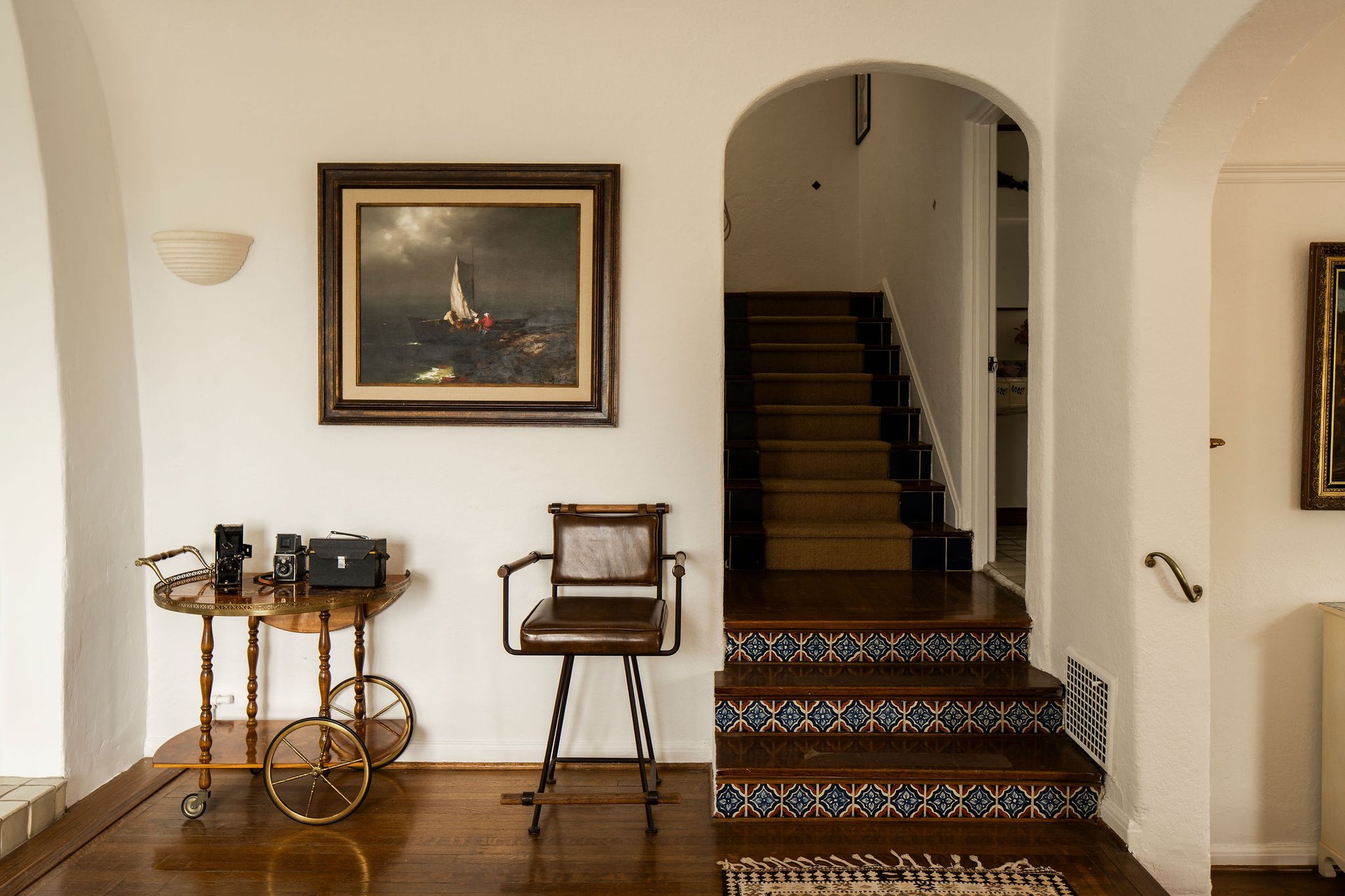 3346 N Knoll Dr, Hollywood Hills