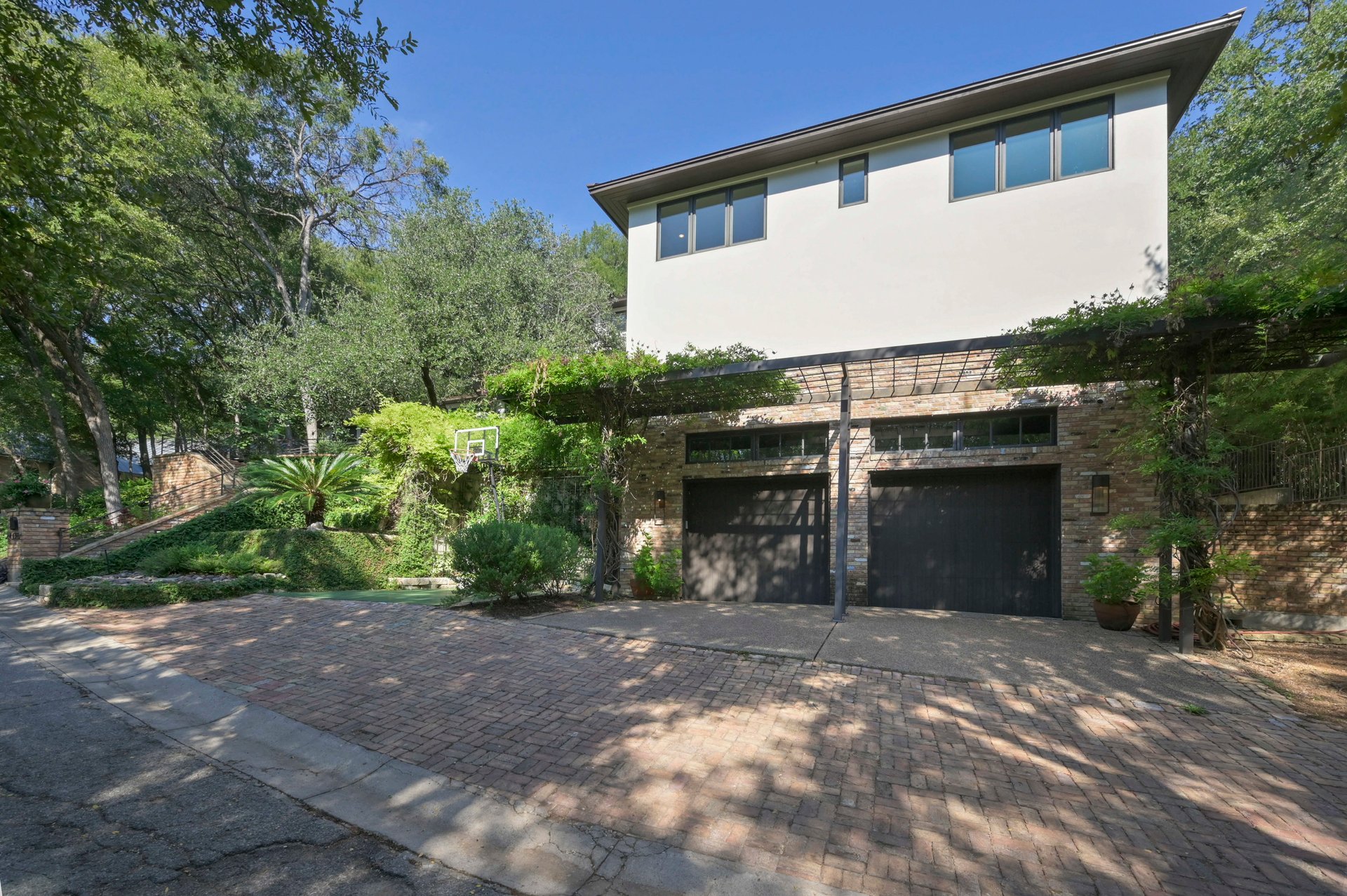 2406 Pemberton Parkway