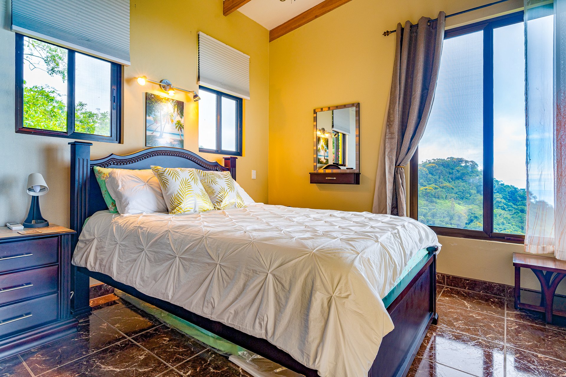 Luxury 4-Bed Villa with Ocean Views & Infinity Pool in Ojochal
