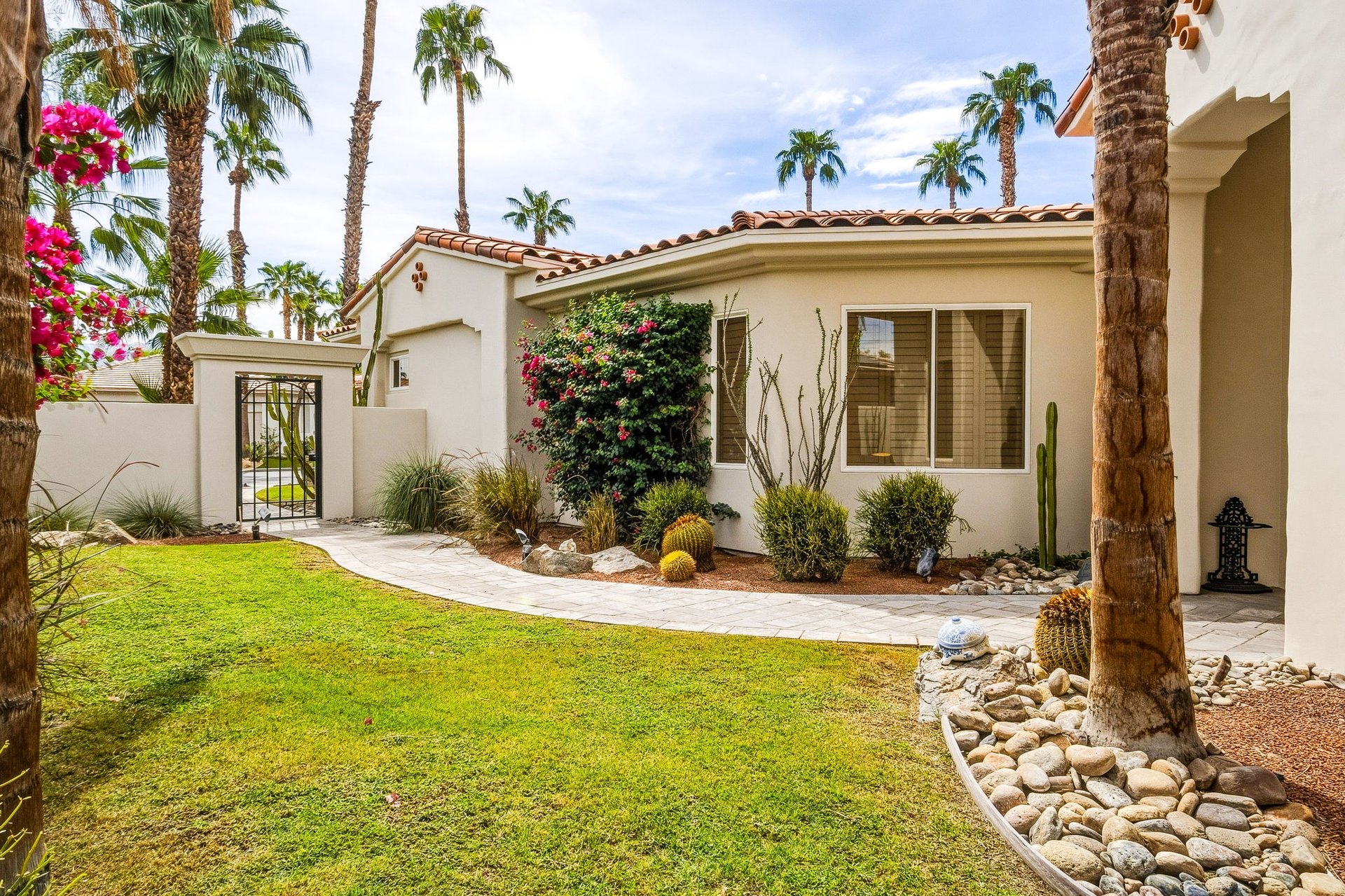 896 Mesa Grande