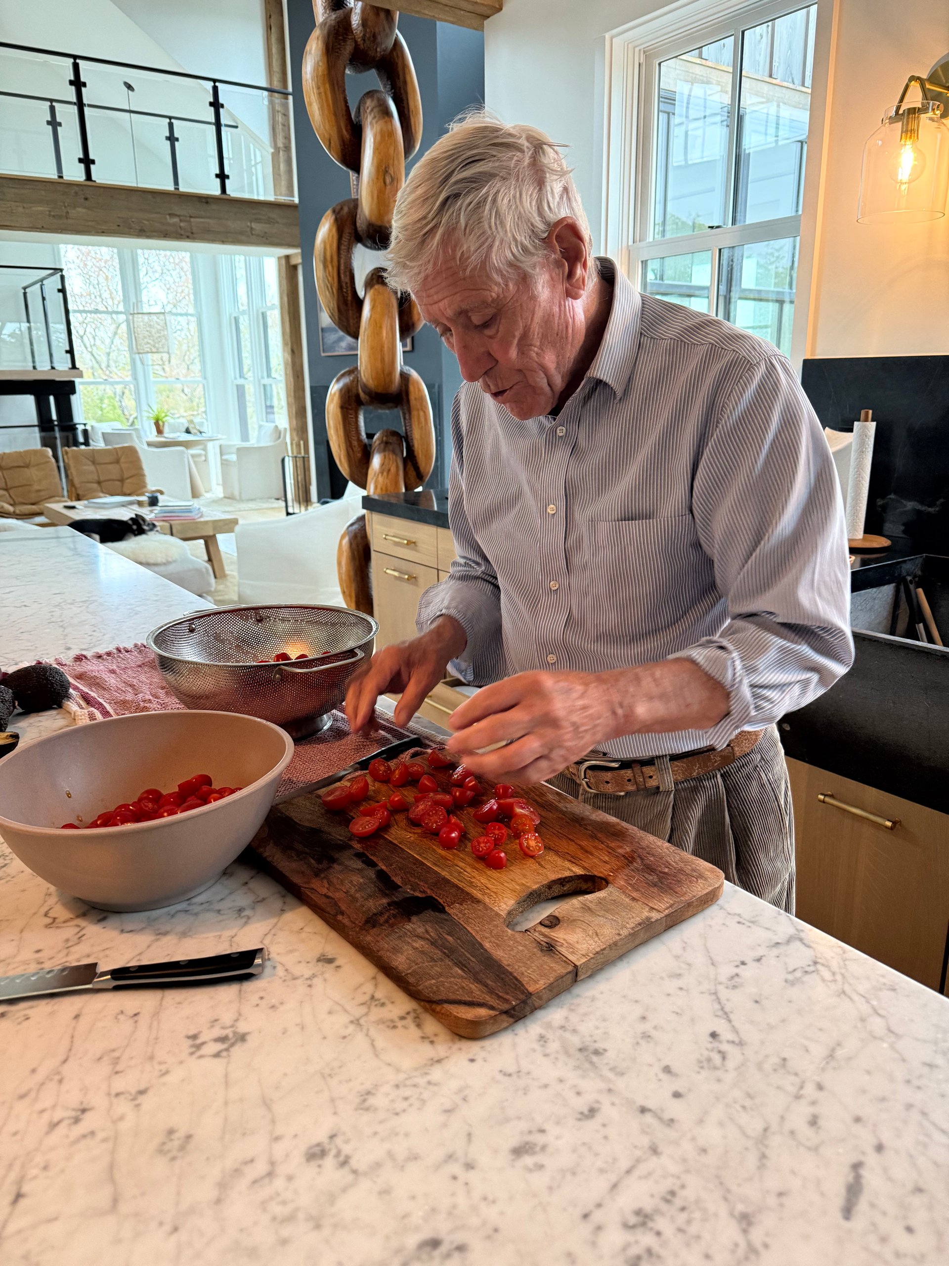 Pasquale preparing tomatoes