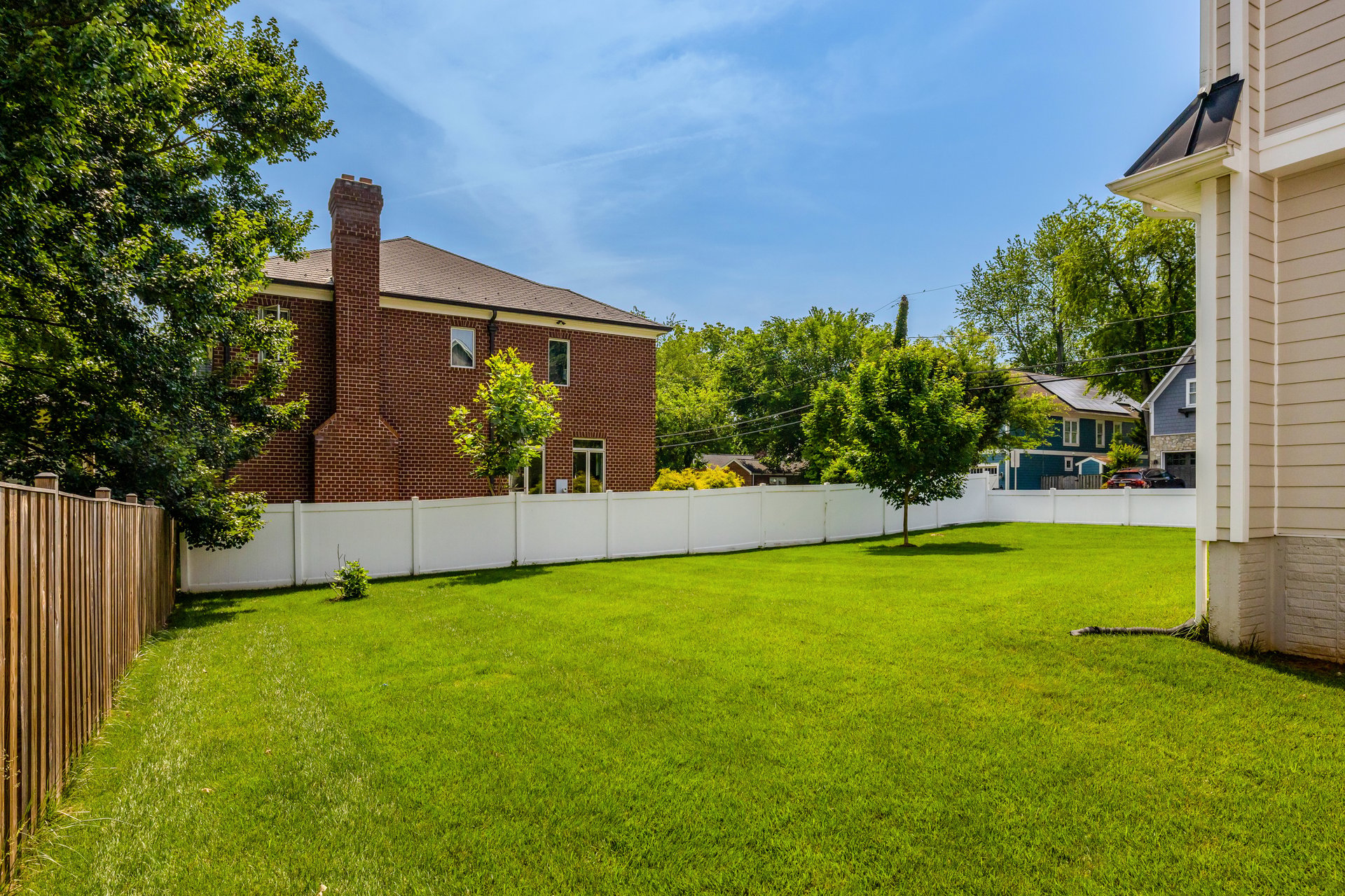 300 Jade Ct NW