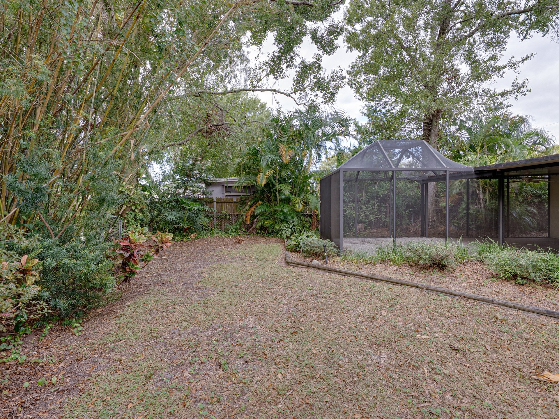 2702 AUBURN AVE W