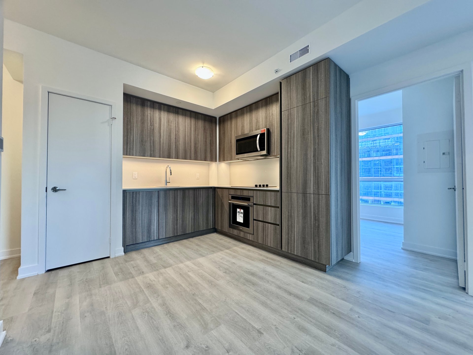 15 Richardson Street 823, Toronto C08 Unit: 823