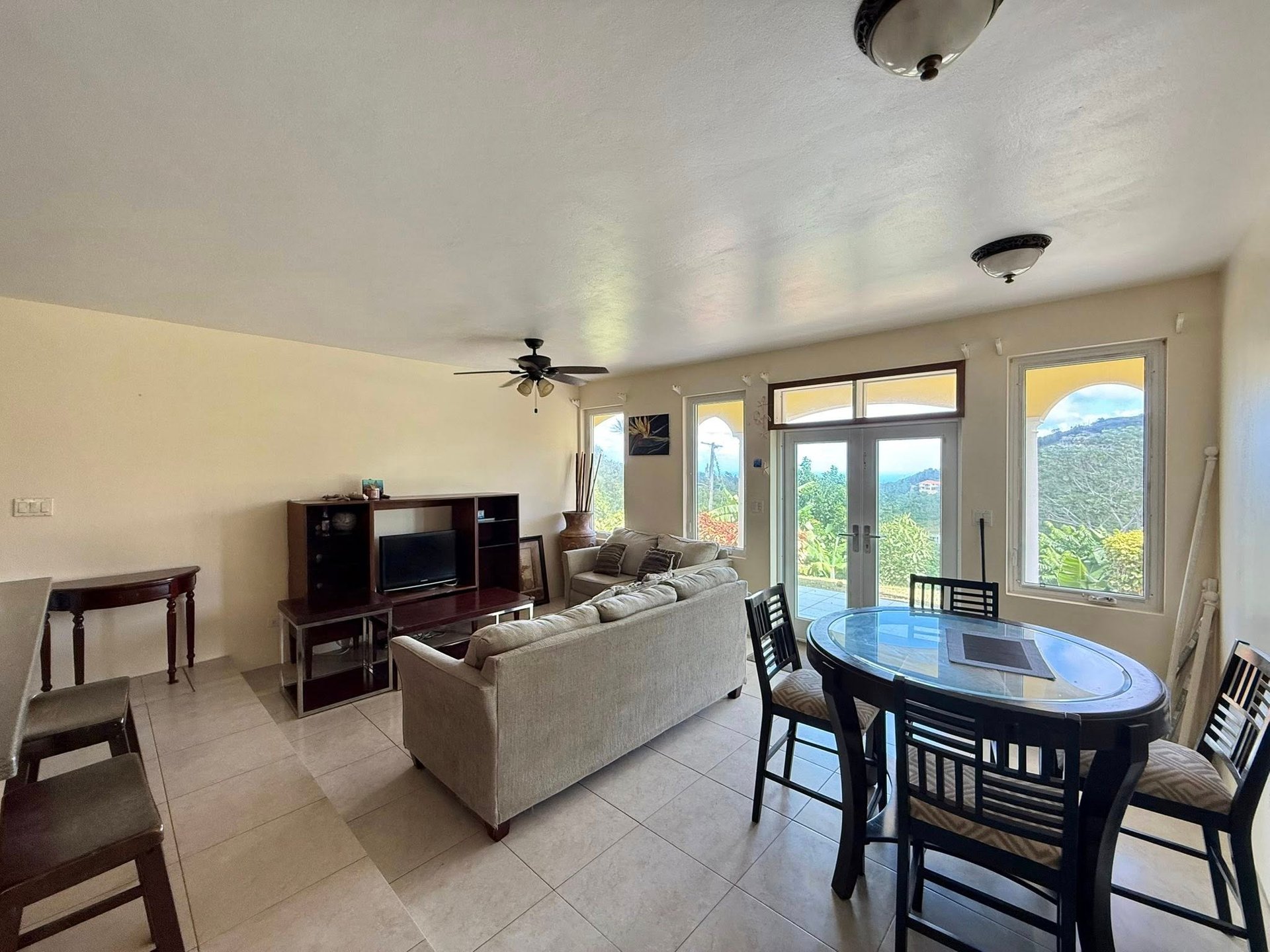 1092 Anderson Estate 2 Bedroom Apartment