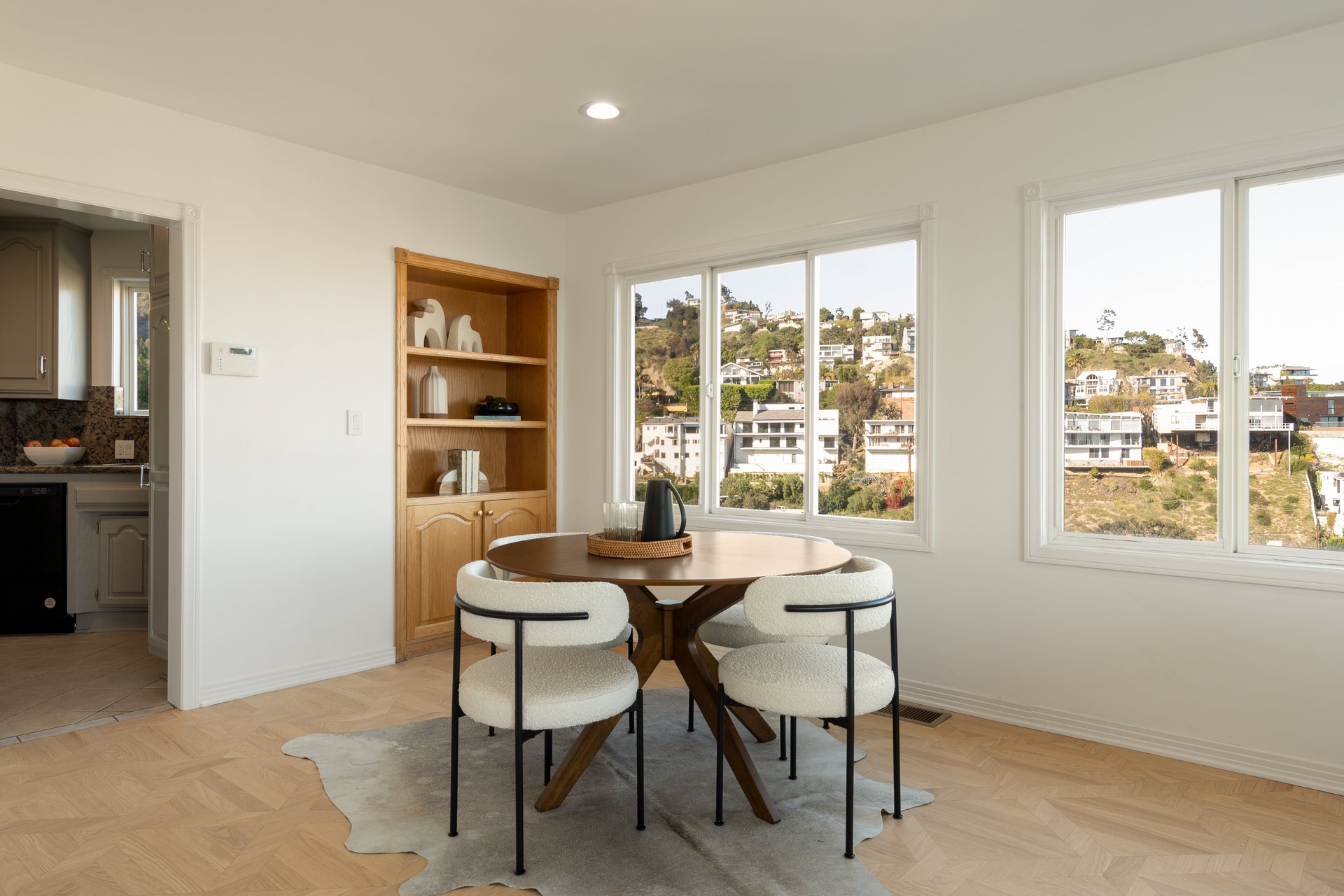 8527 Hedges Way, Hollywood Hills