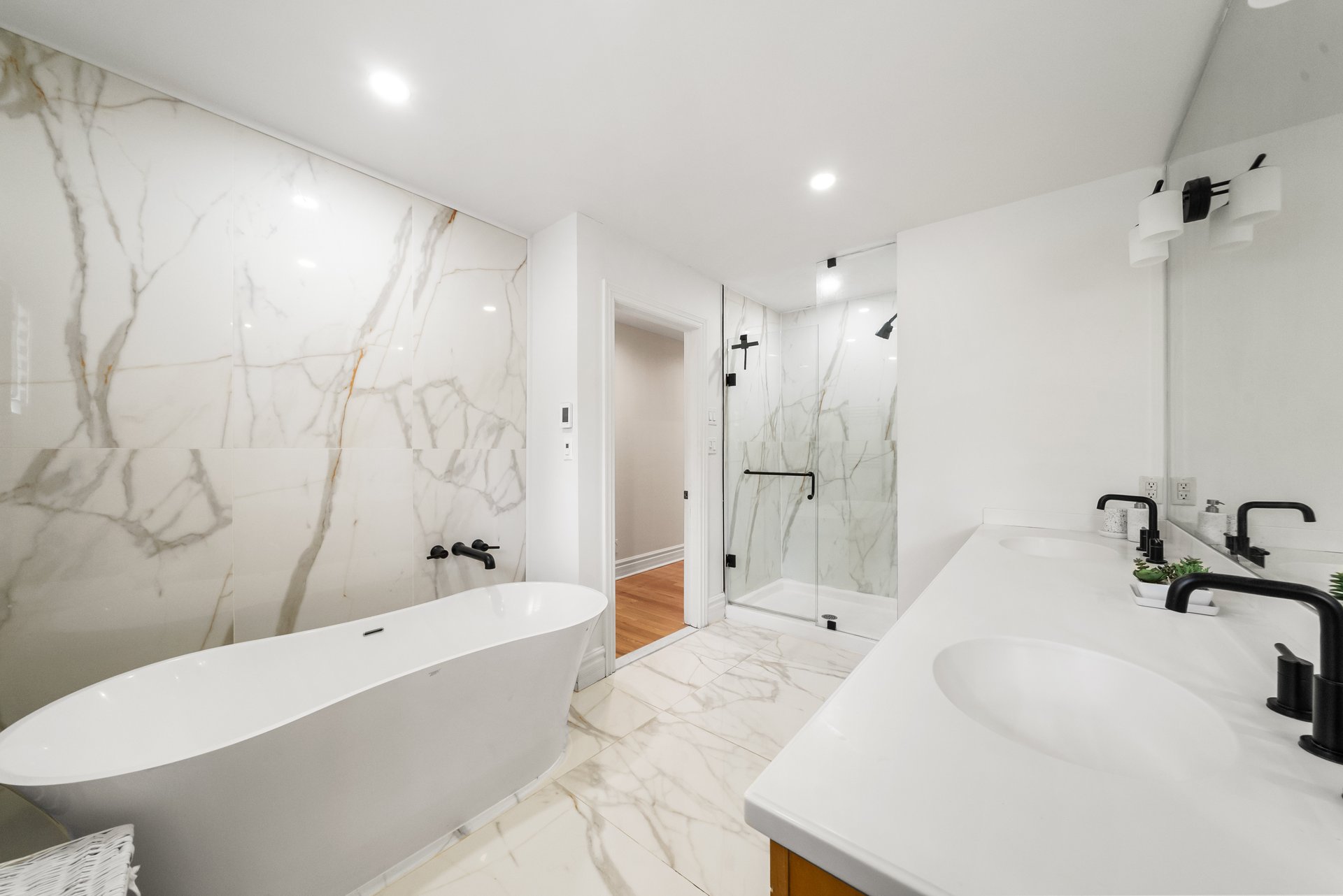 2154 Oneida Cres