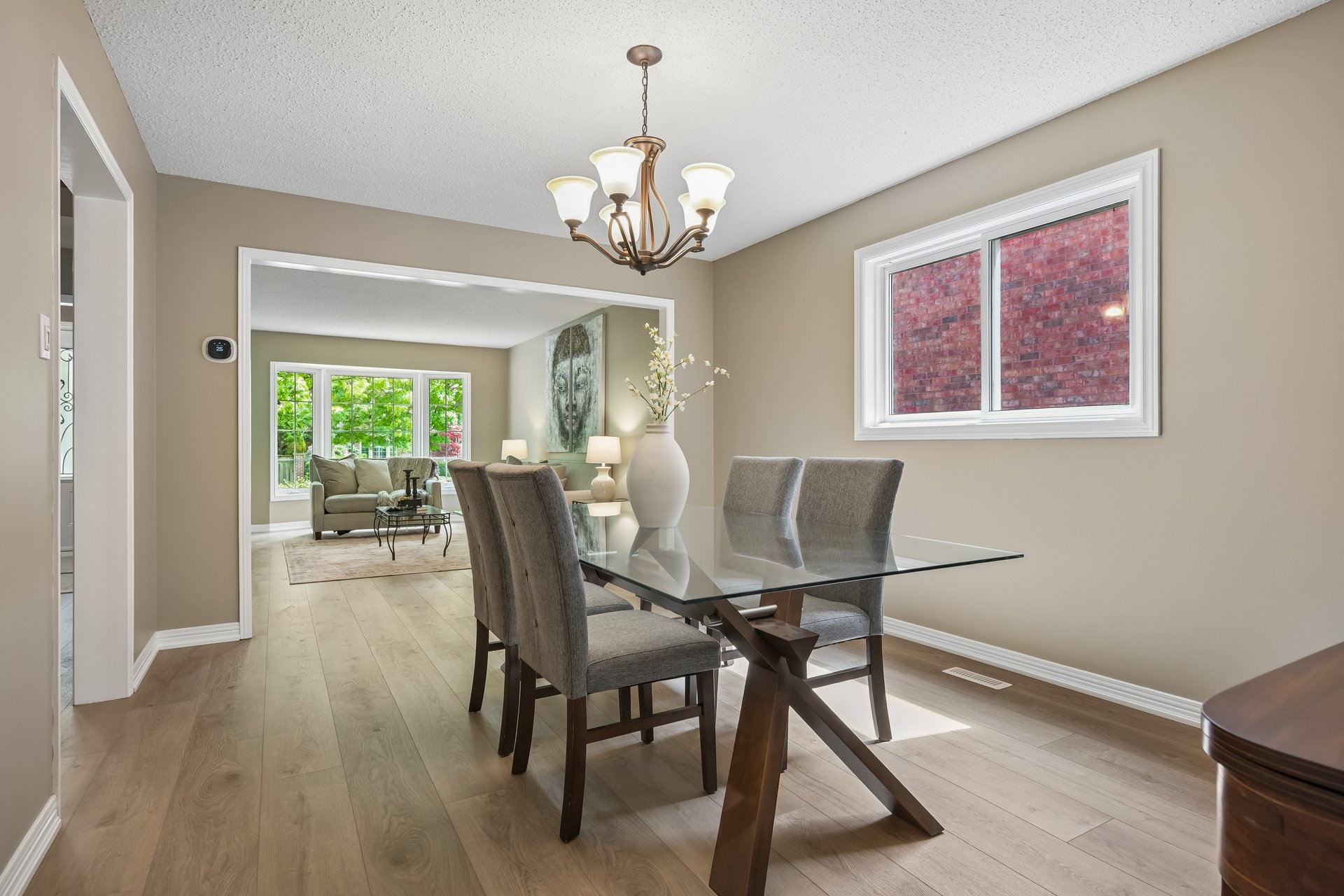 Unbeatable location in Glen Abbey!