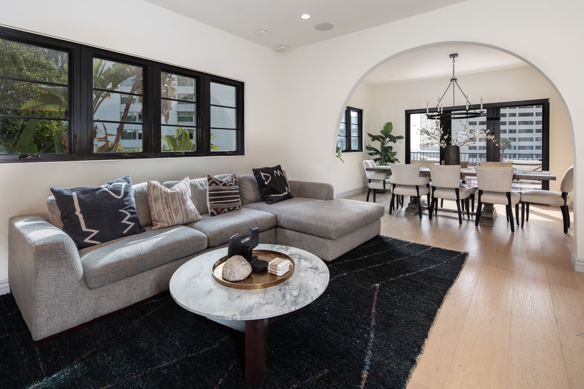 8425 W Sunset Blvd, West Hollywood