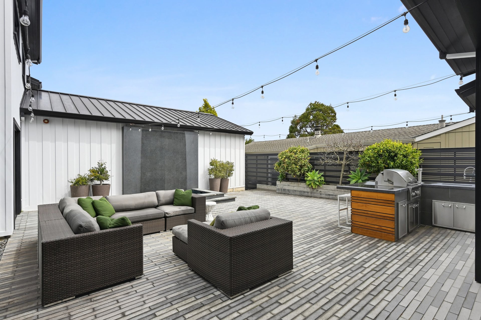 A Waterfront Masterpiece of Modern Luxury- Represented Seller
