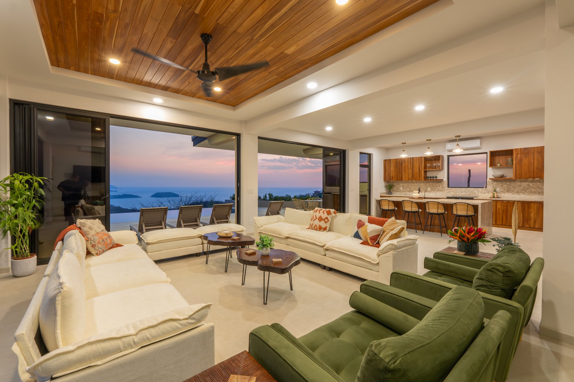 Casa Vista Escondida | 5 Bedroom Ocean View Estate with Seller Financing & Additional Lot in Playa Potrero Costa Rica