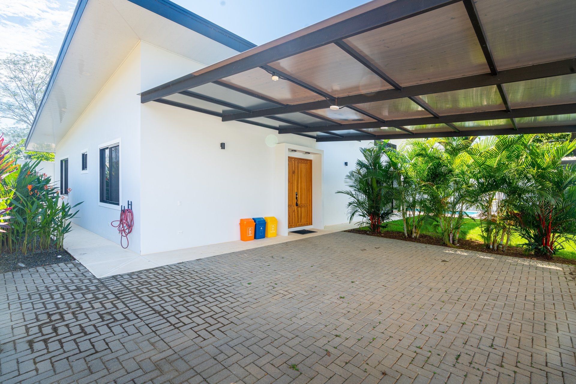 FIRE SALE!!!!! Immaculate New Build with Modern Design & Premium Features