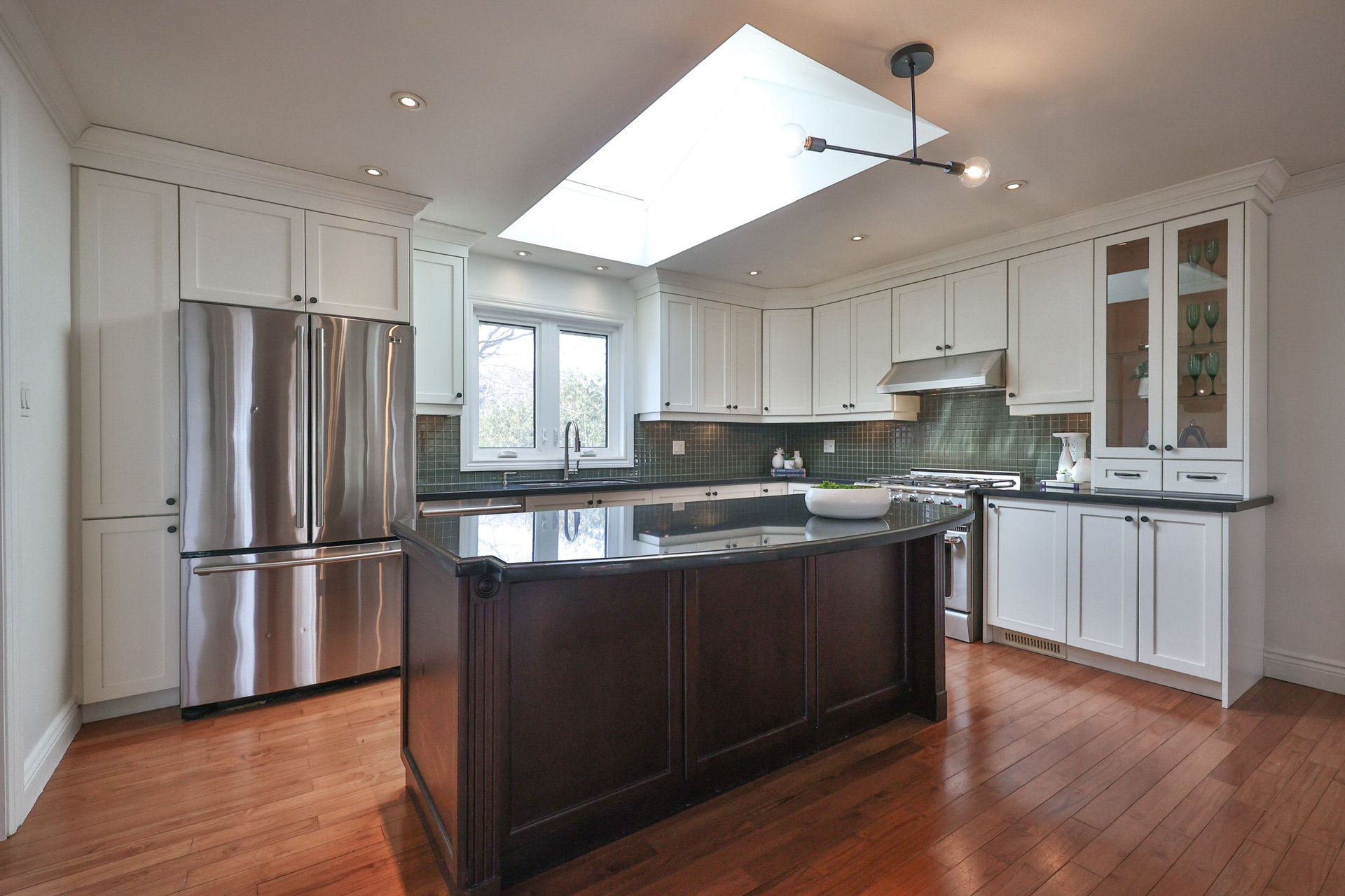 1439 Larchview Trail