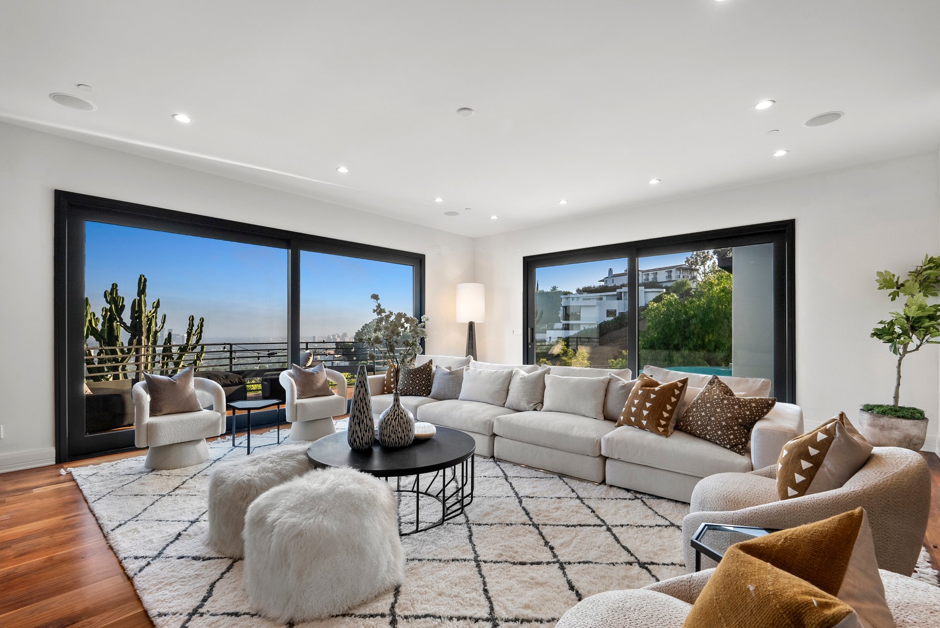 9330 Beverly Crest Dr, Beverly Hills 