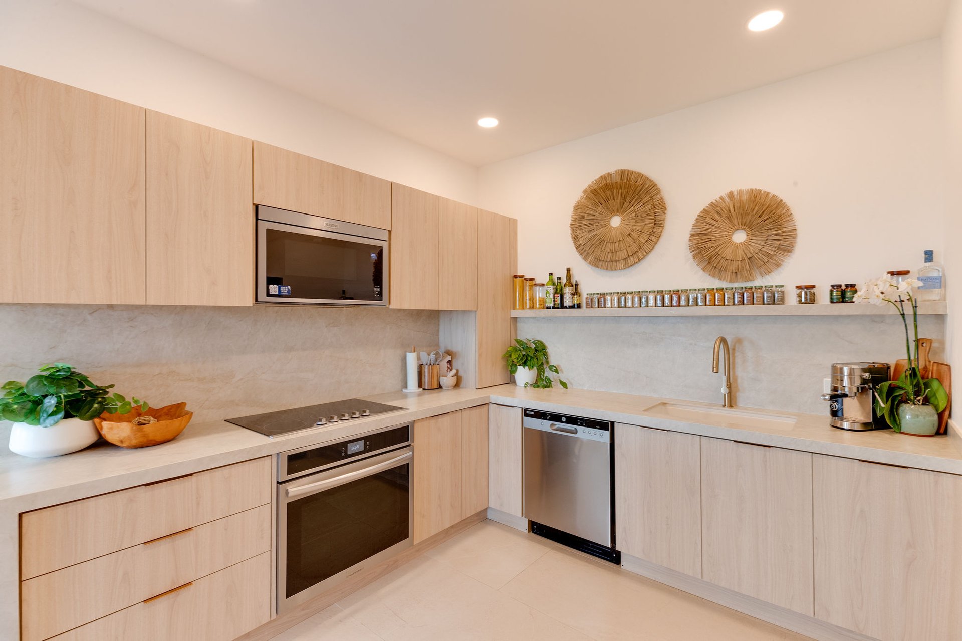 Ocean & Mountain View Modern Beach Condominium 