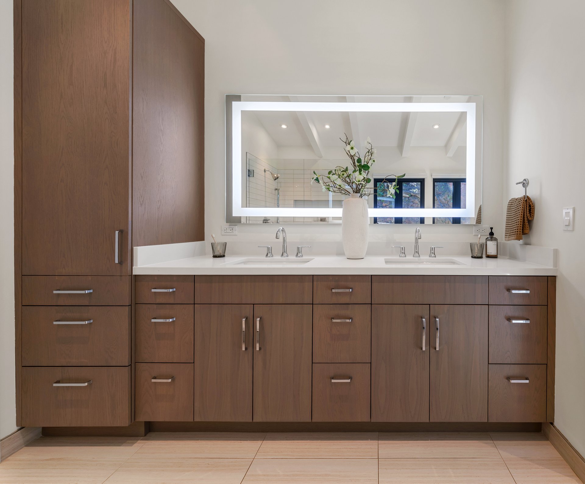 Contemporary Gem on Belvedere Island