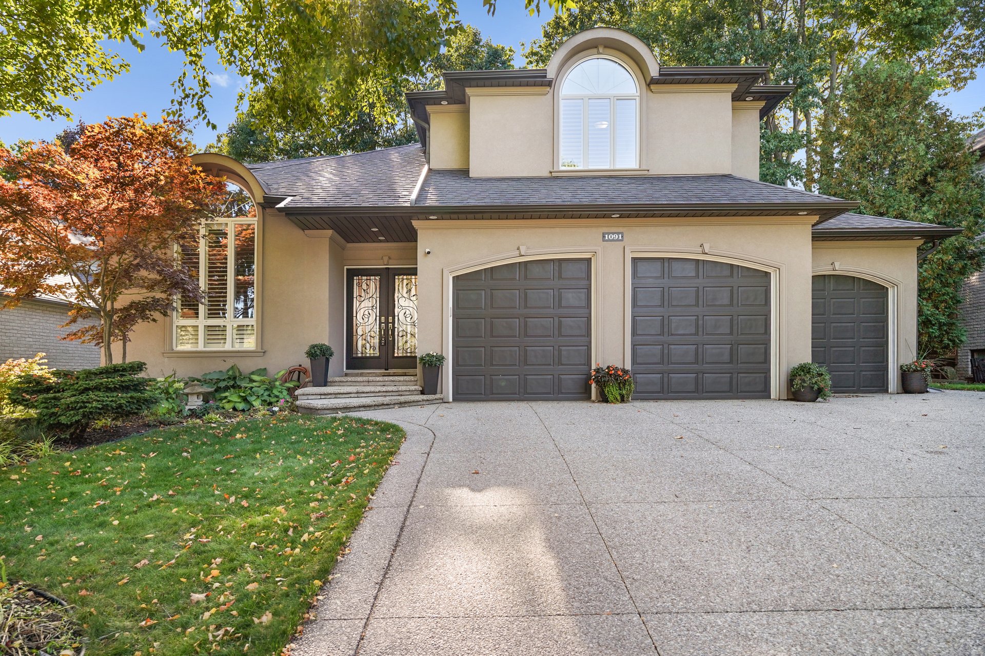 A Lifestyle Retreat in Prestigious Tyandaga Woods